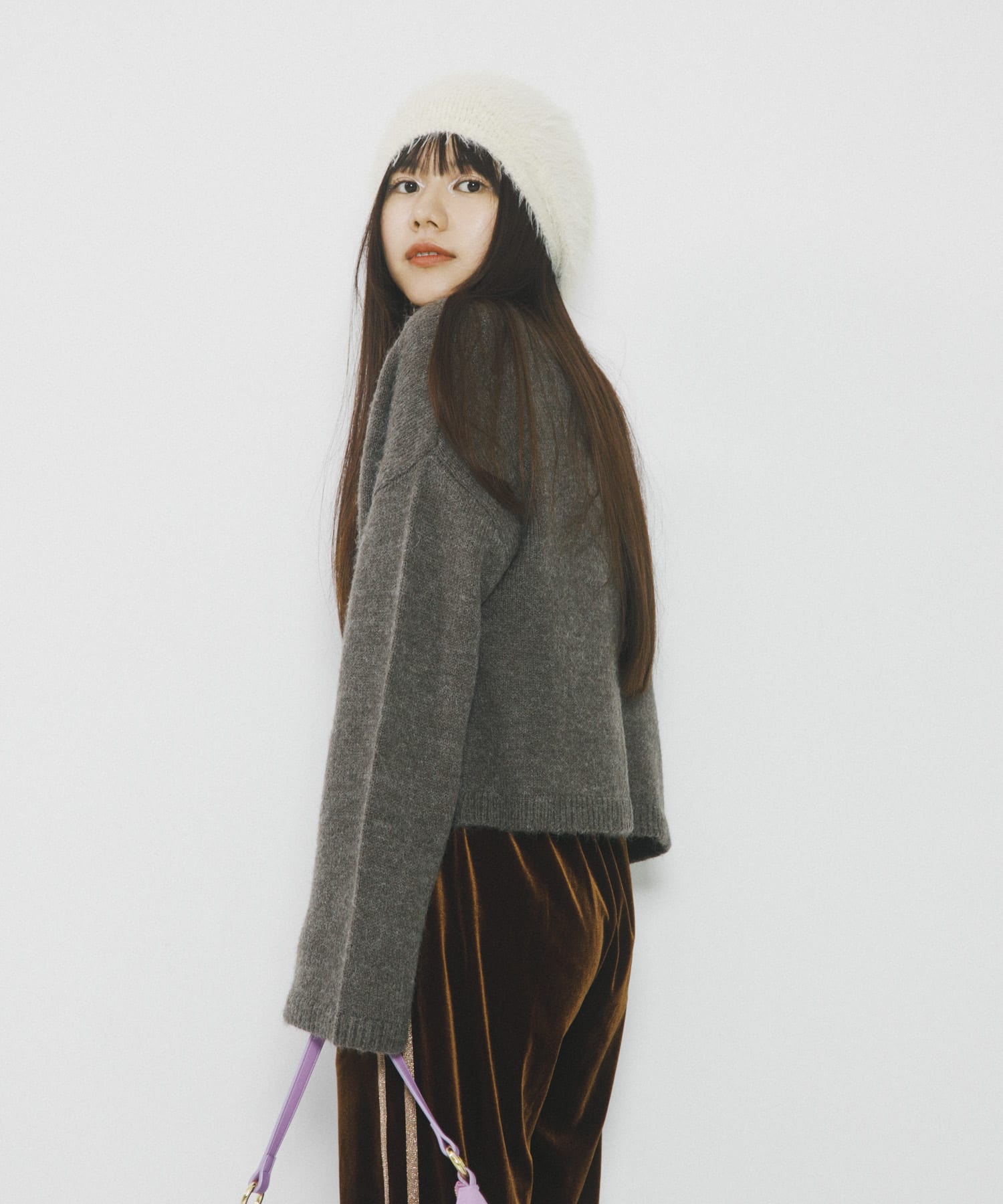 OFF WHITE