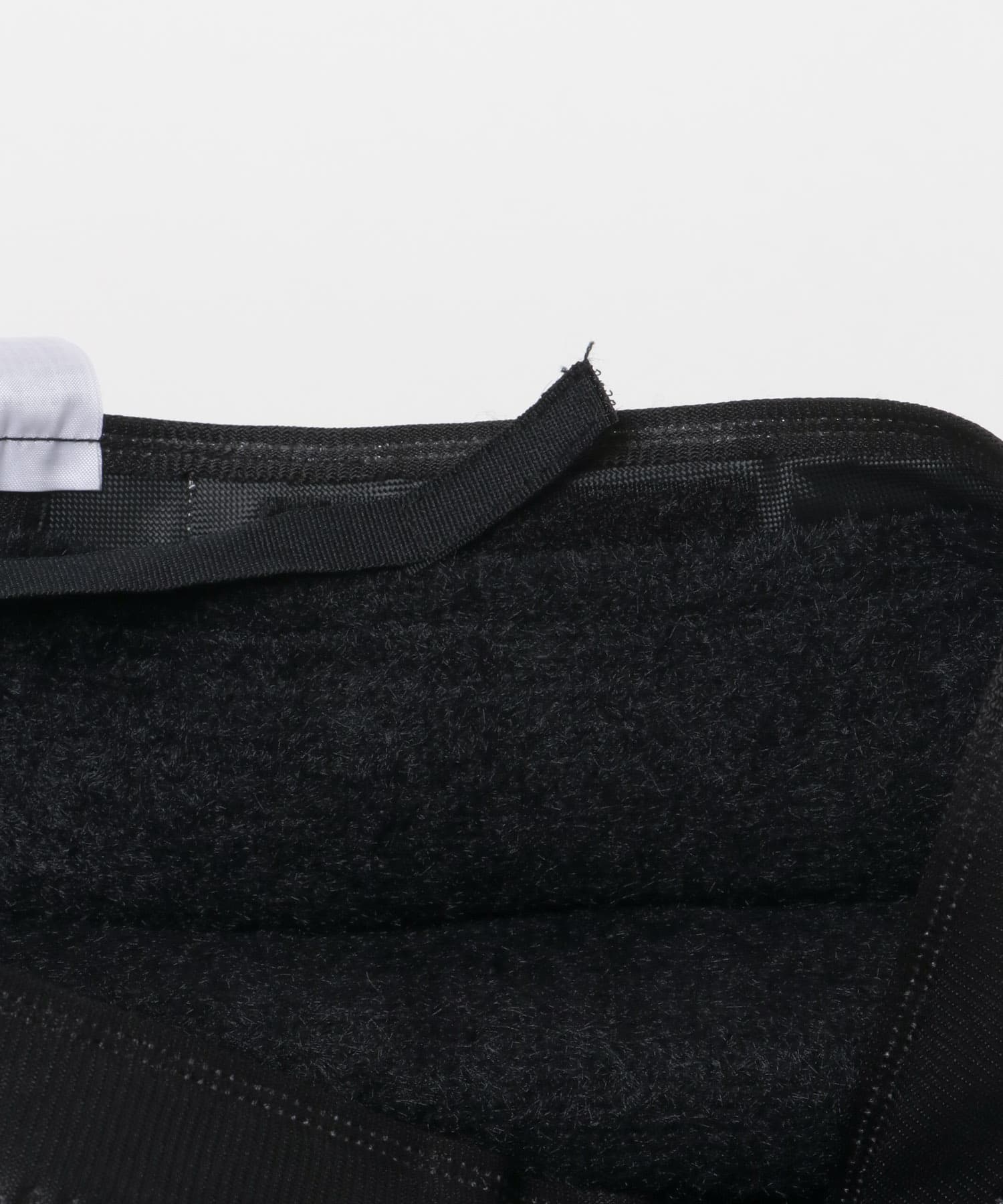 『WEB/一部店舗限定』プレートシャギーハット BLACK one