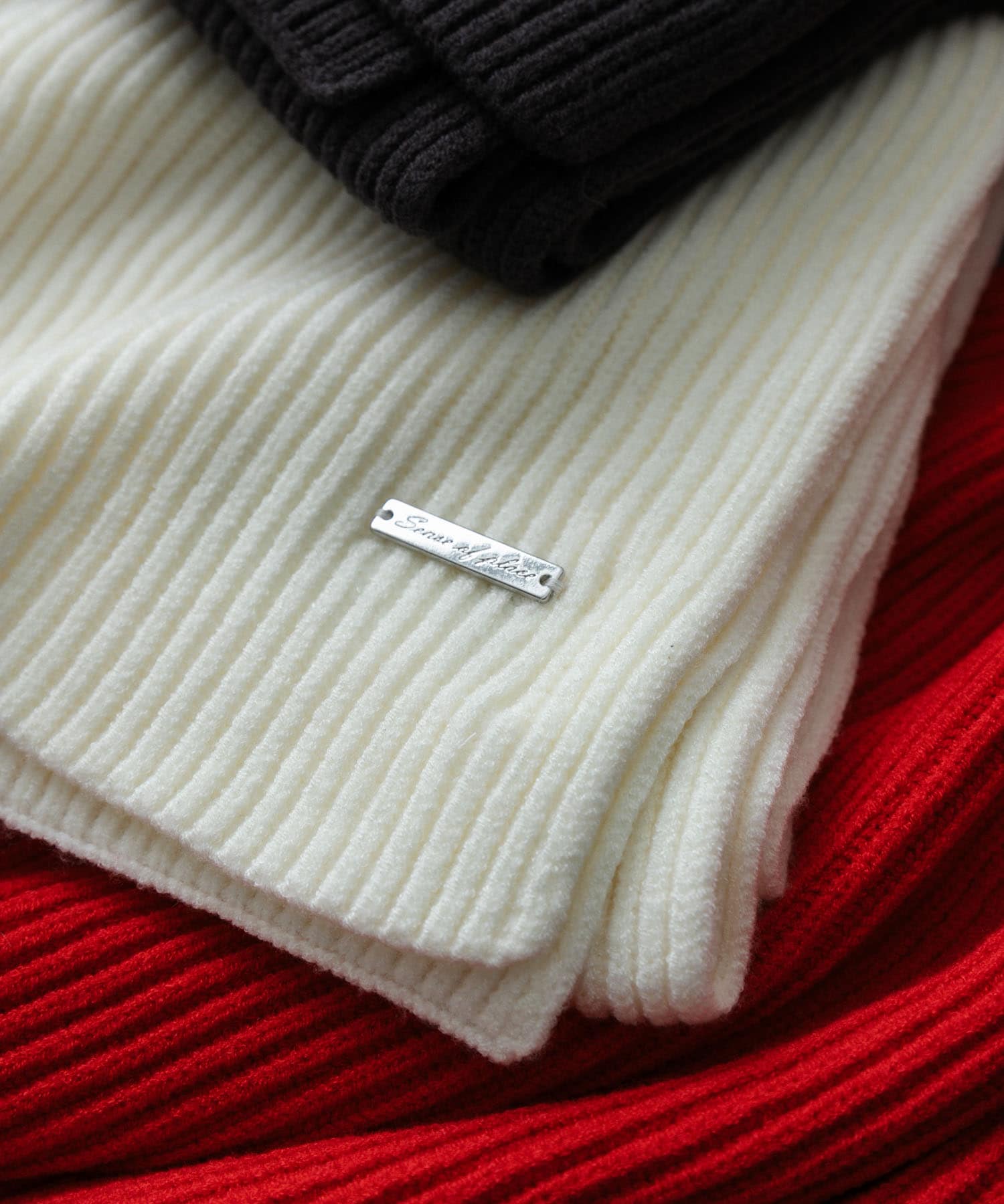 OFF WHITE