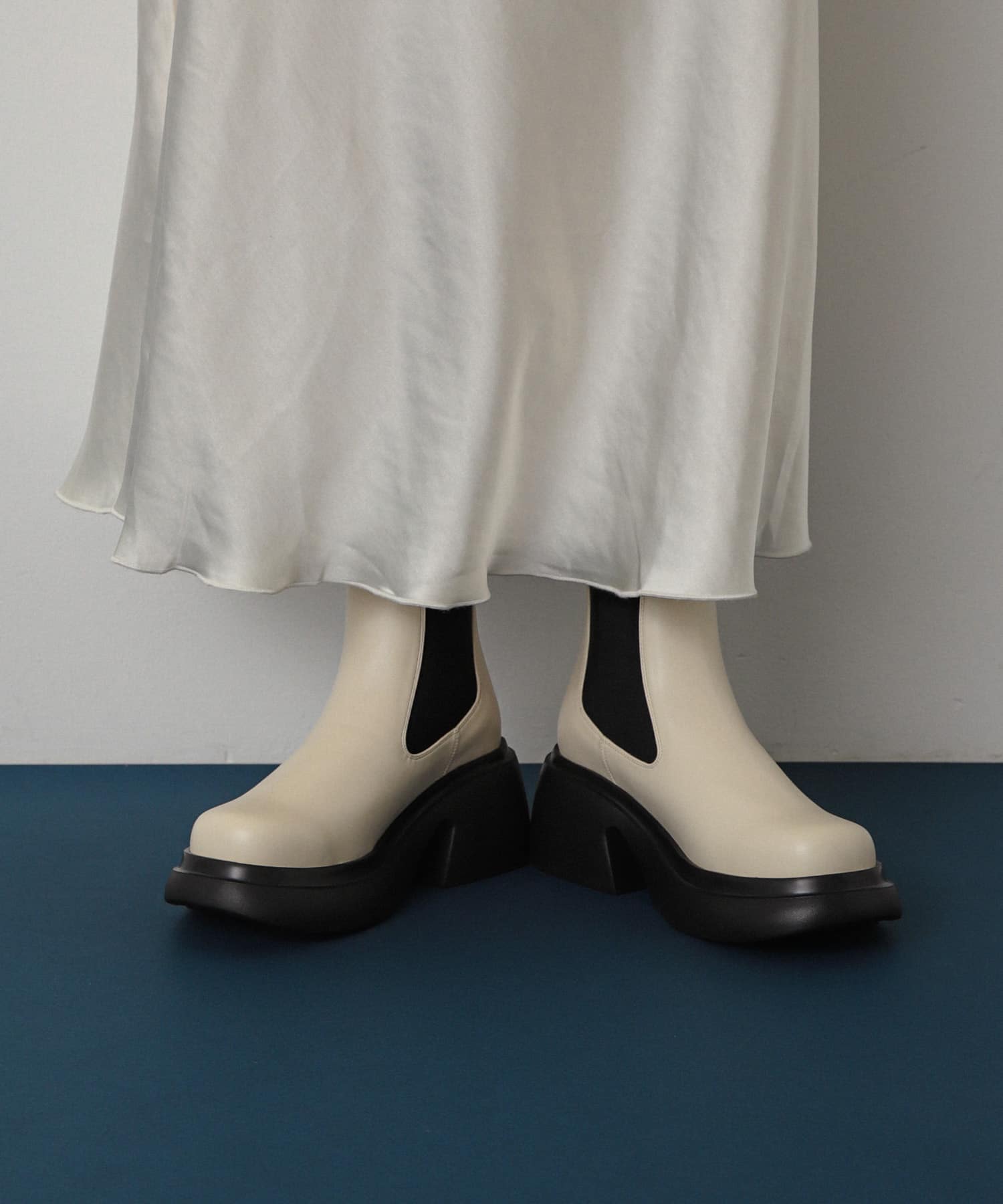 『消臭』サイドゴアボリュームソールブーツ IVORY S