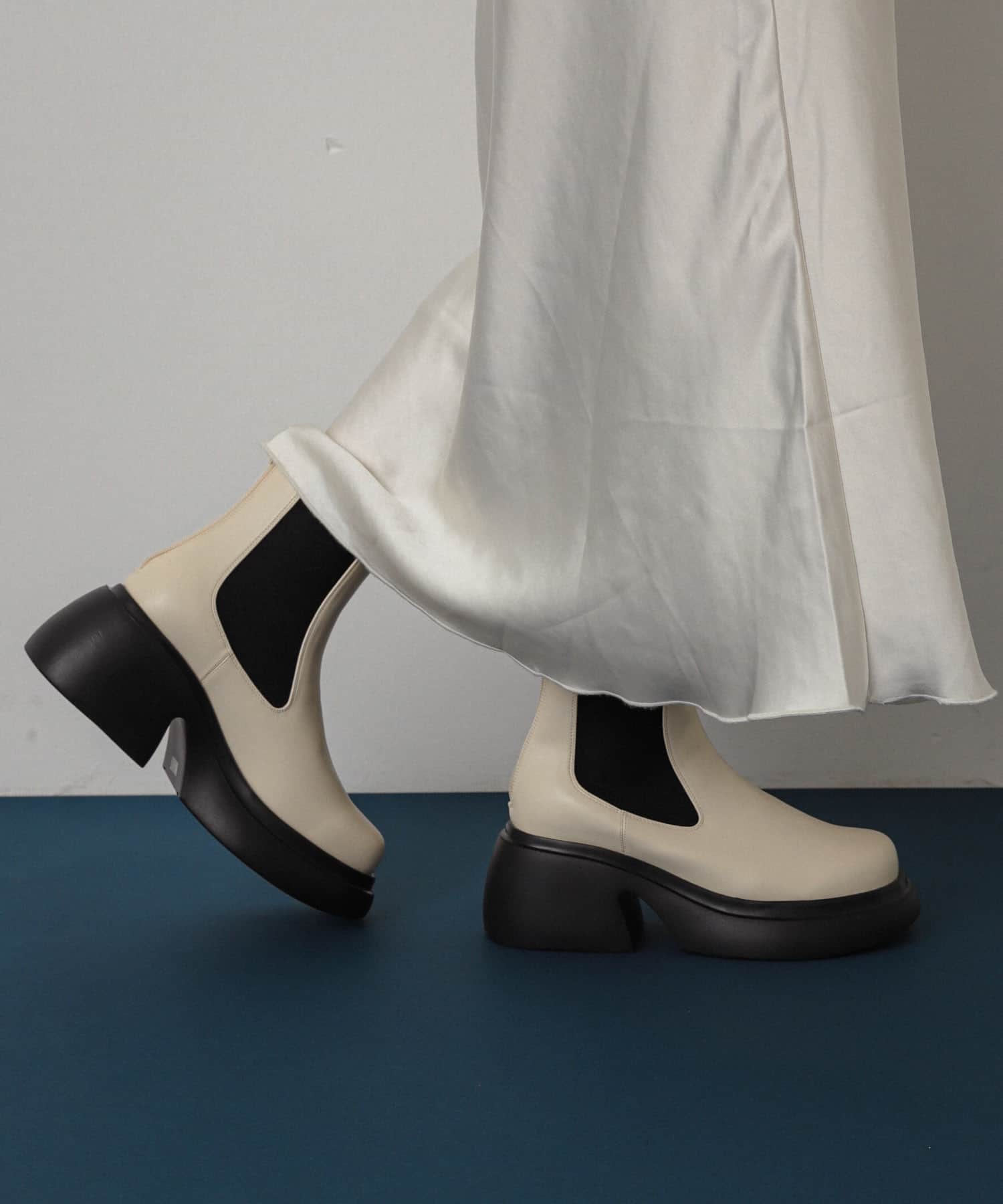 『消臭』サイドゴアボリュームソールブーツ IVORY M