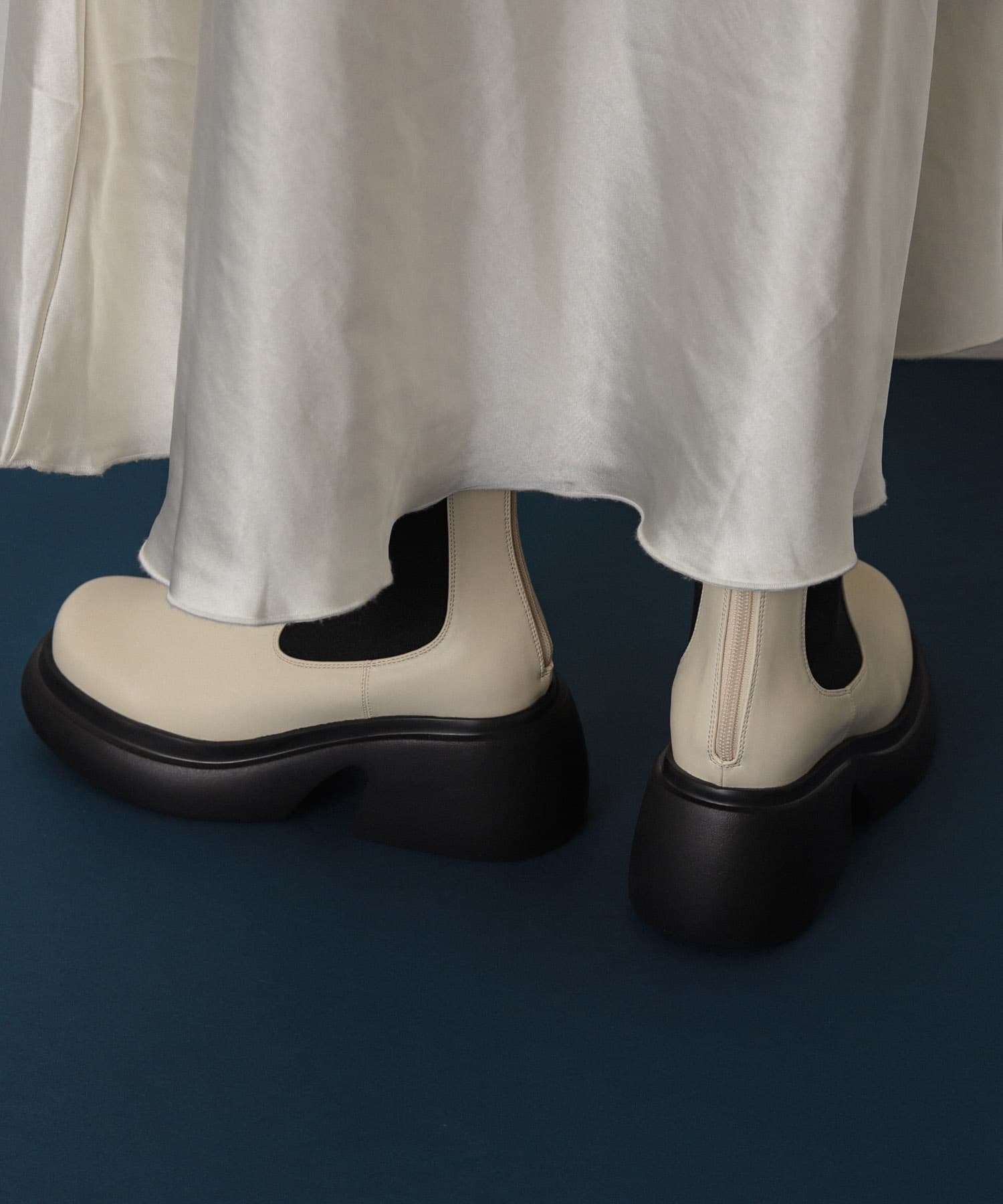 『消臭』サイドゴアボリュームソールブーツ IVORY M