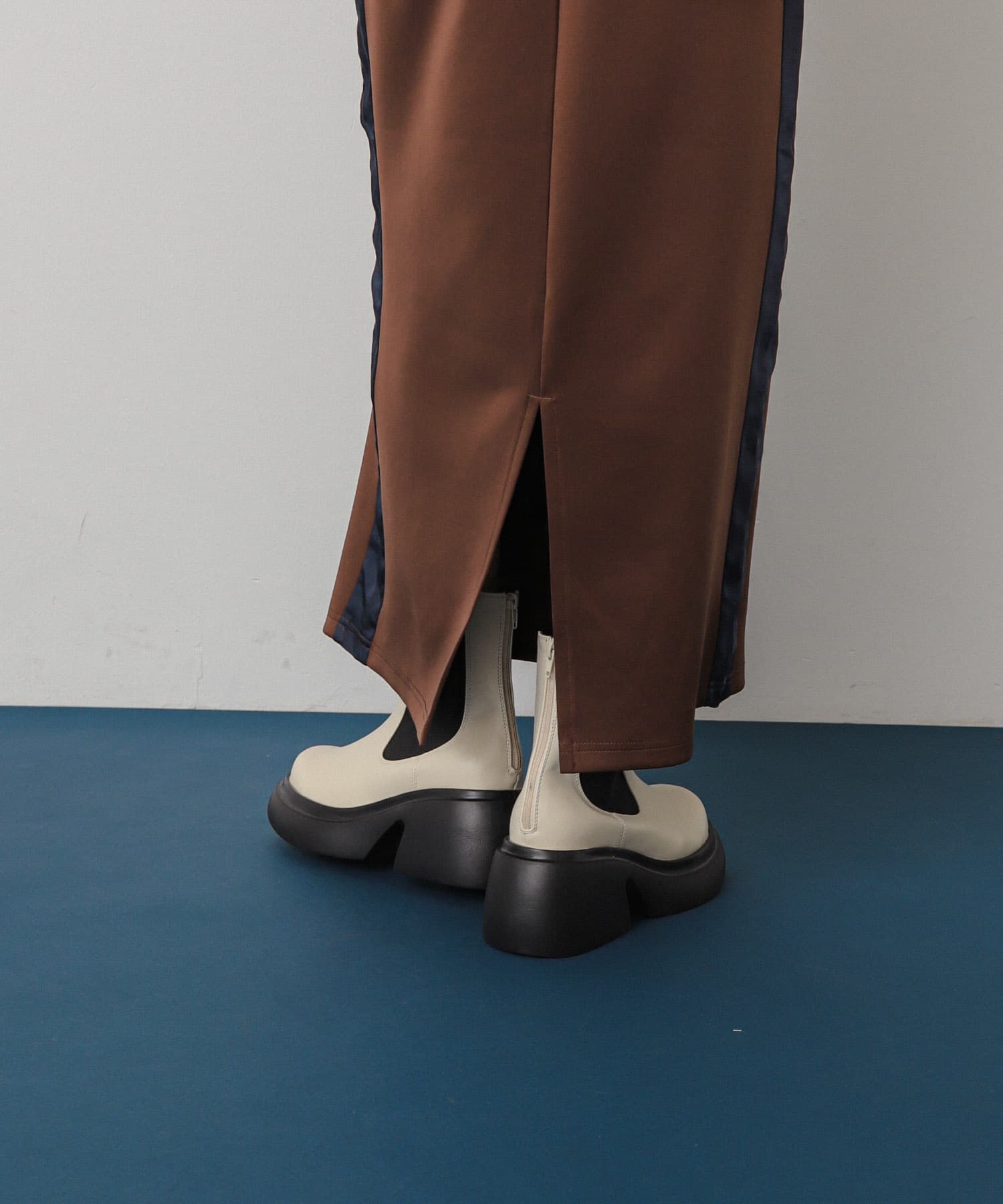 『消臭』サイドゴアボリュームソールブーツ IVORY L