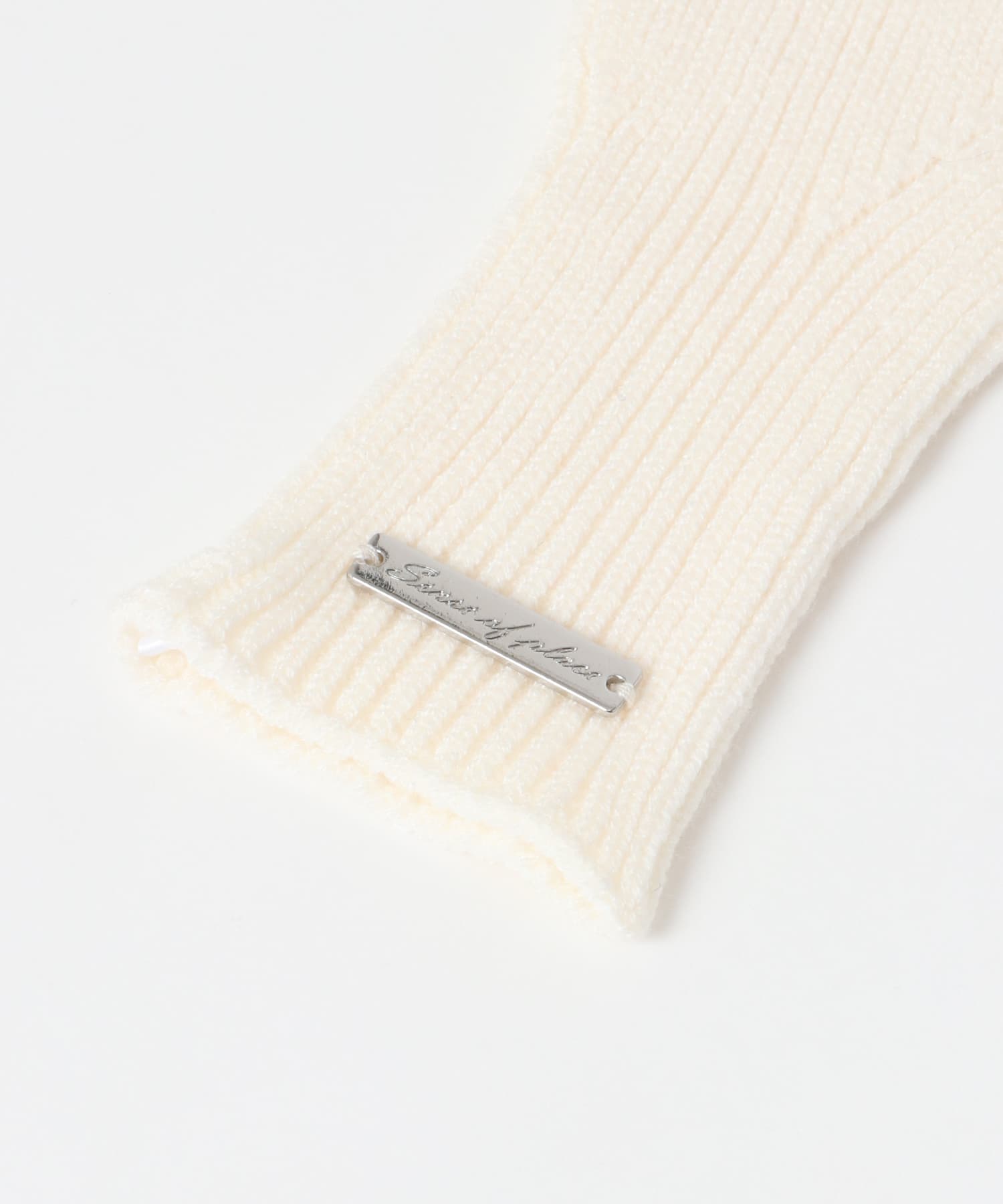 OFF WHITE