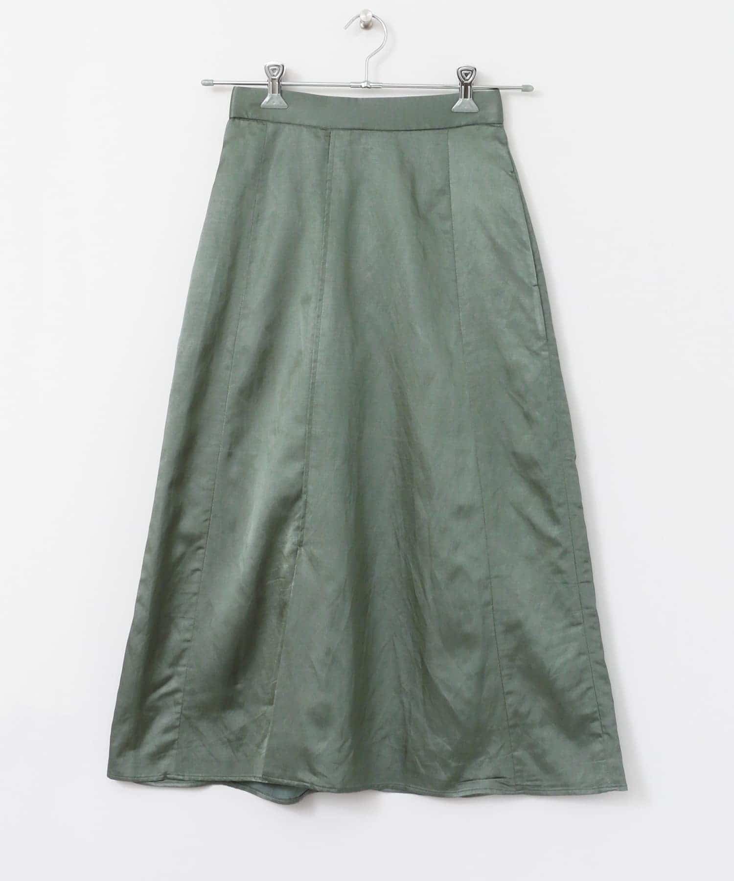 サテンフレアロングスカート