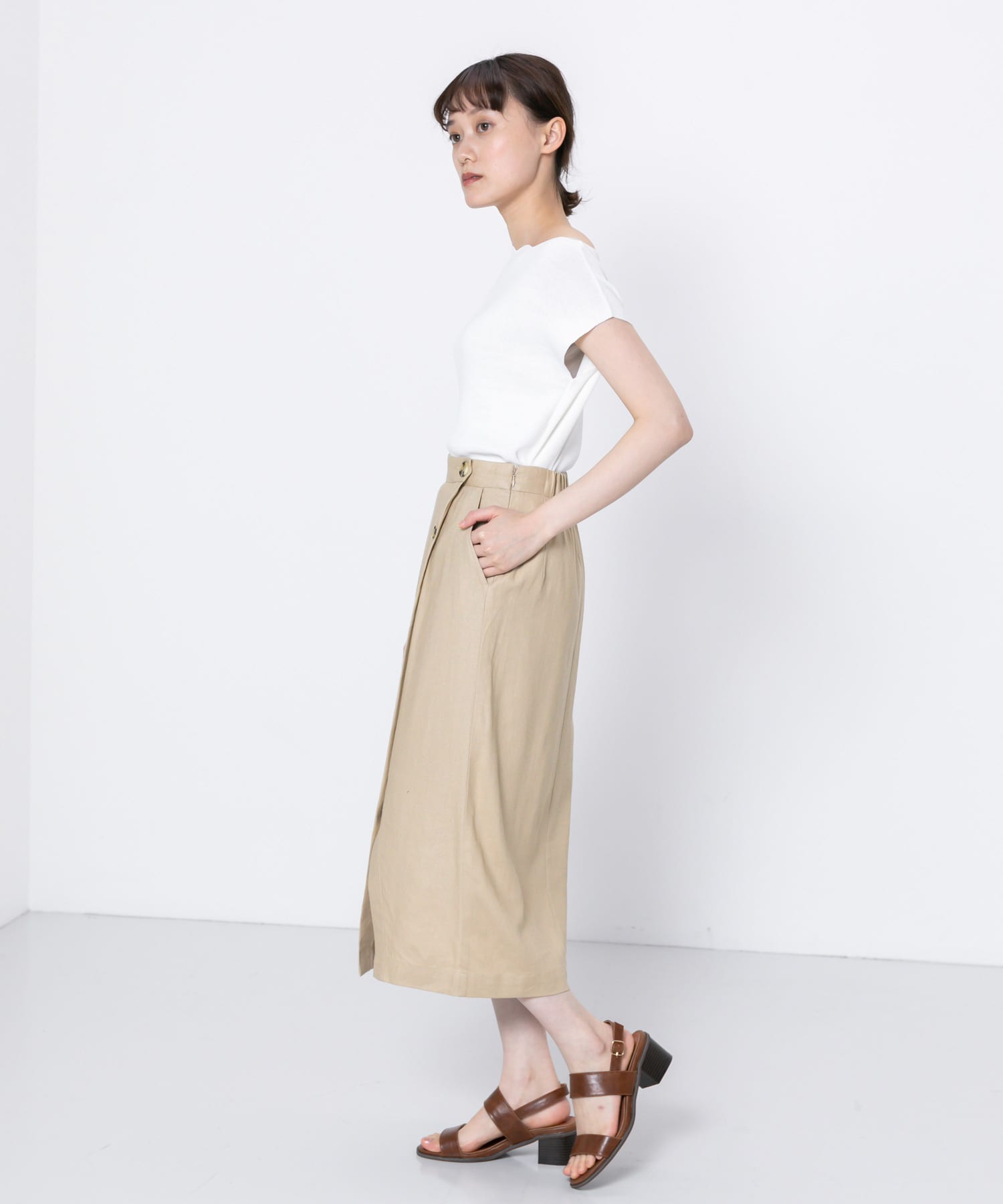 ボタンディテールタイトスカート BEIGE S