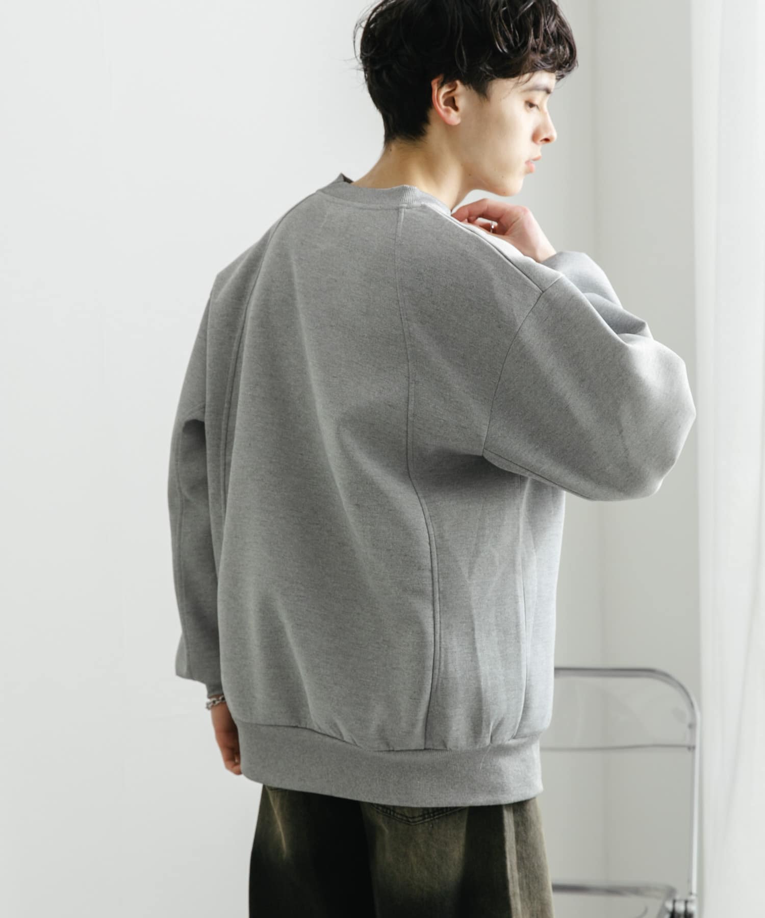 ポンチプレートキリカエスウェット(M BLUE): トップス｜URBAN RESEARCH