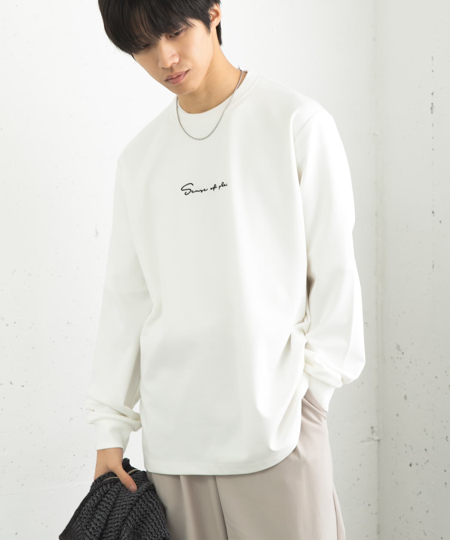 『ユニセックス』シシュウポンチロングTシャツ WHT×BLK L