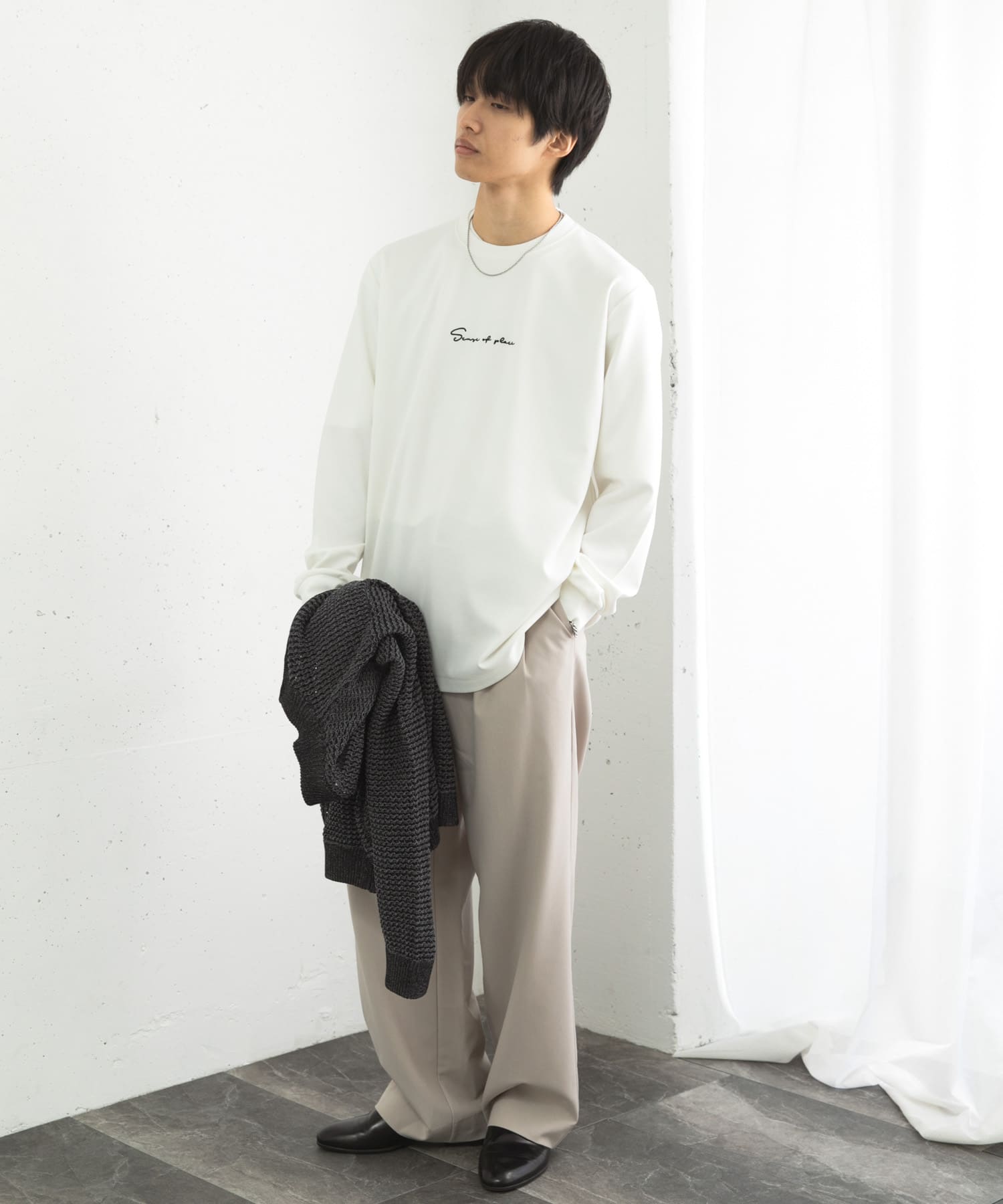 『ユニセックス』シシュウポンチロングTシャツ WHT×BLK L