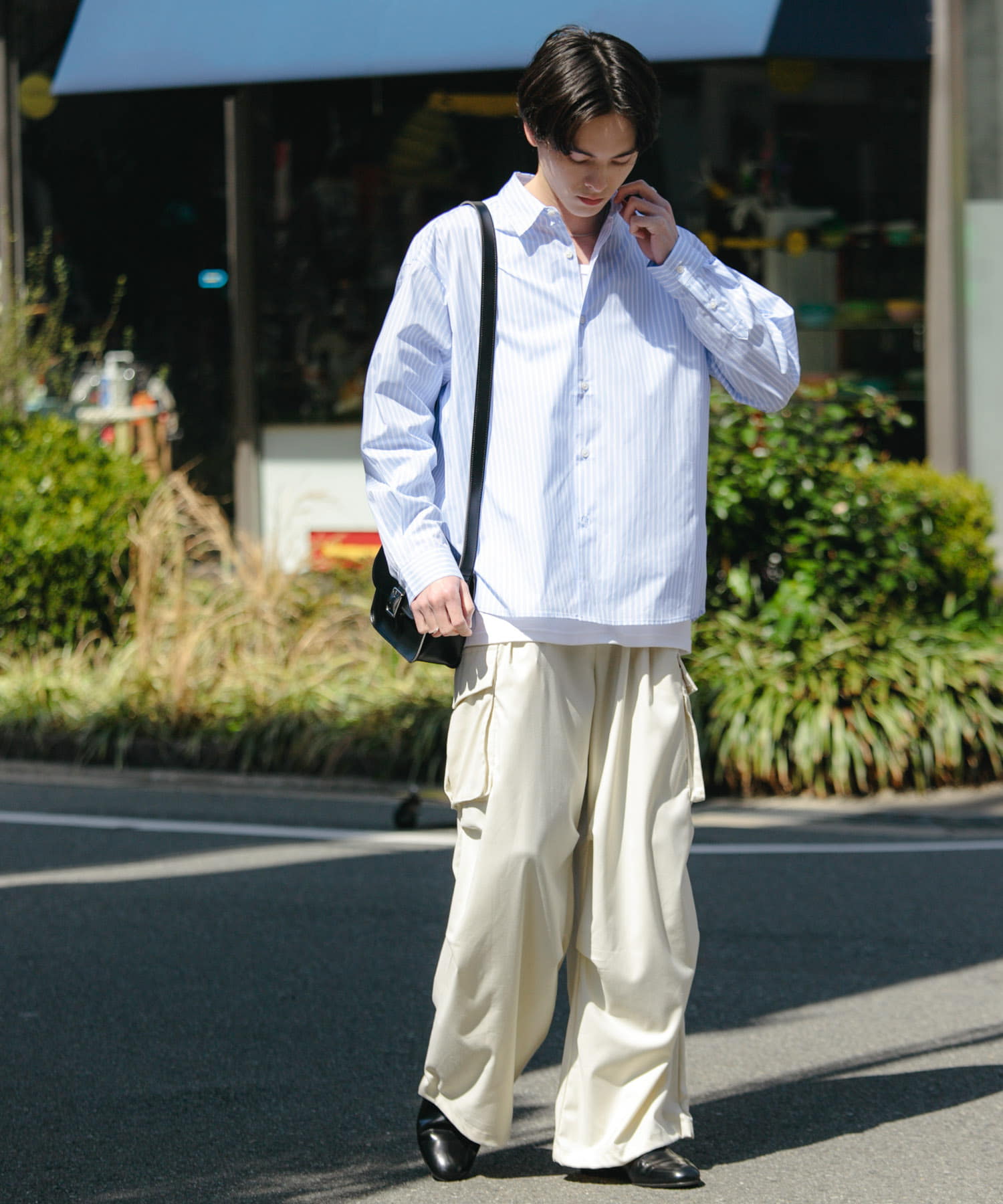 BLU×WHT