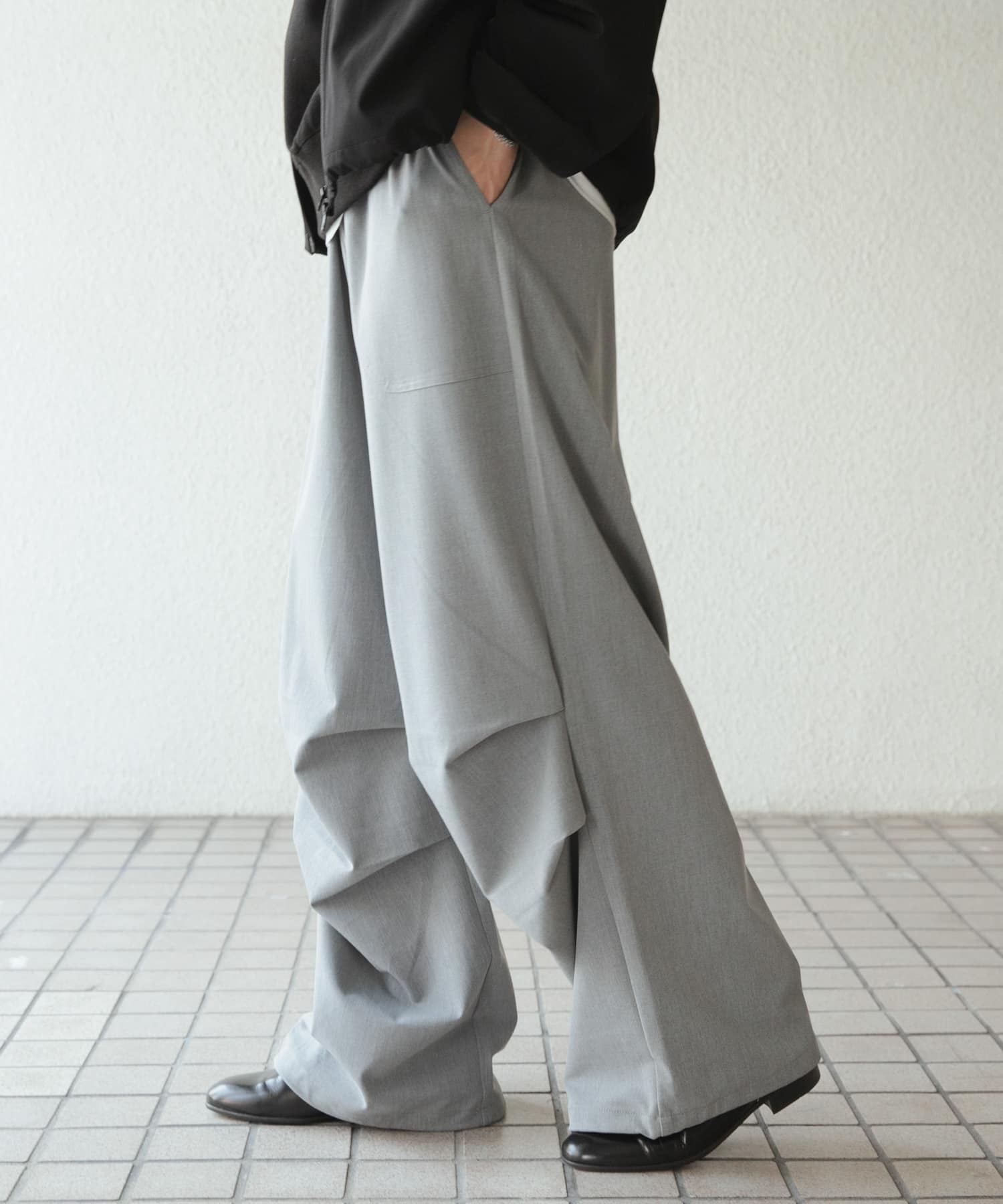 シアーパラシュートパンツ （チャコールグレー）　lasud 定価17,000 シアーパラシュートパンツ （チャコールグレー） lasud 定価17,000