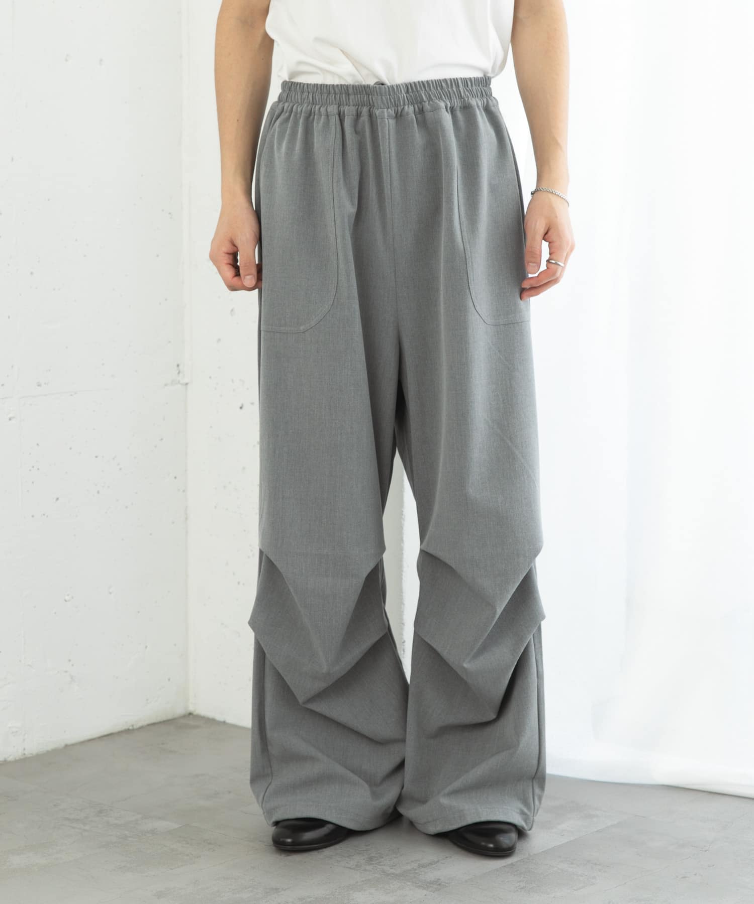 シアーパラシュートパンツ （チャコールグレー）　lasud 定価17,000 シアーパラシュートパンツ （チャコールグレー） lasud 定価17,000