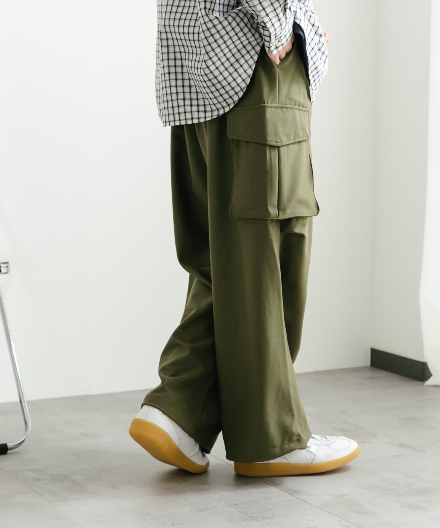 KHAKI