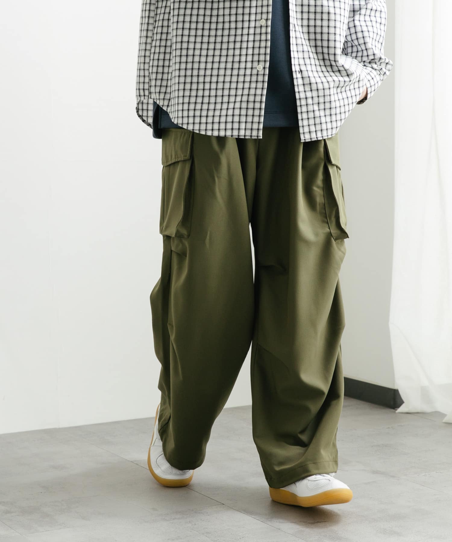 KHAKI