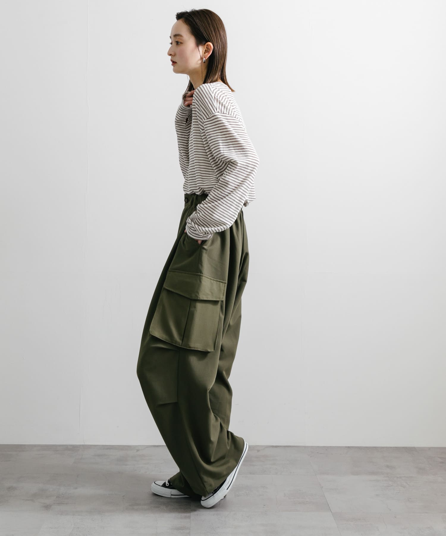 KHAKI