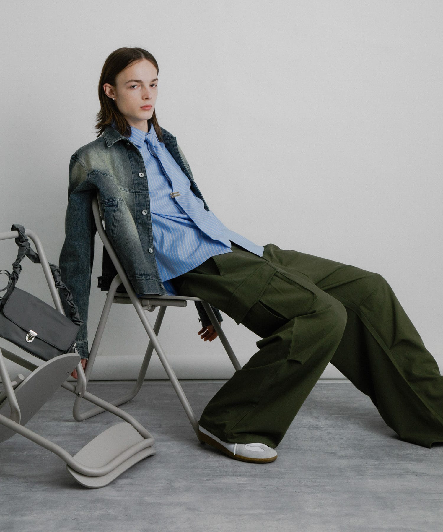 KHAKI