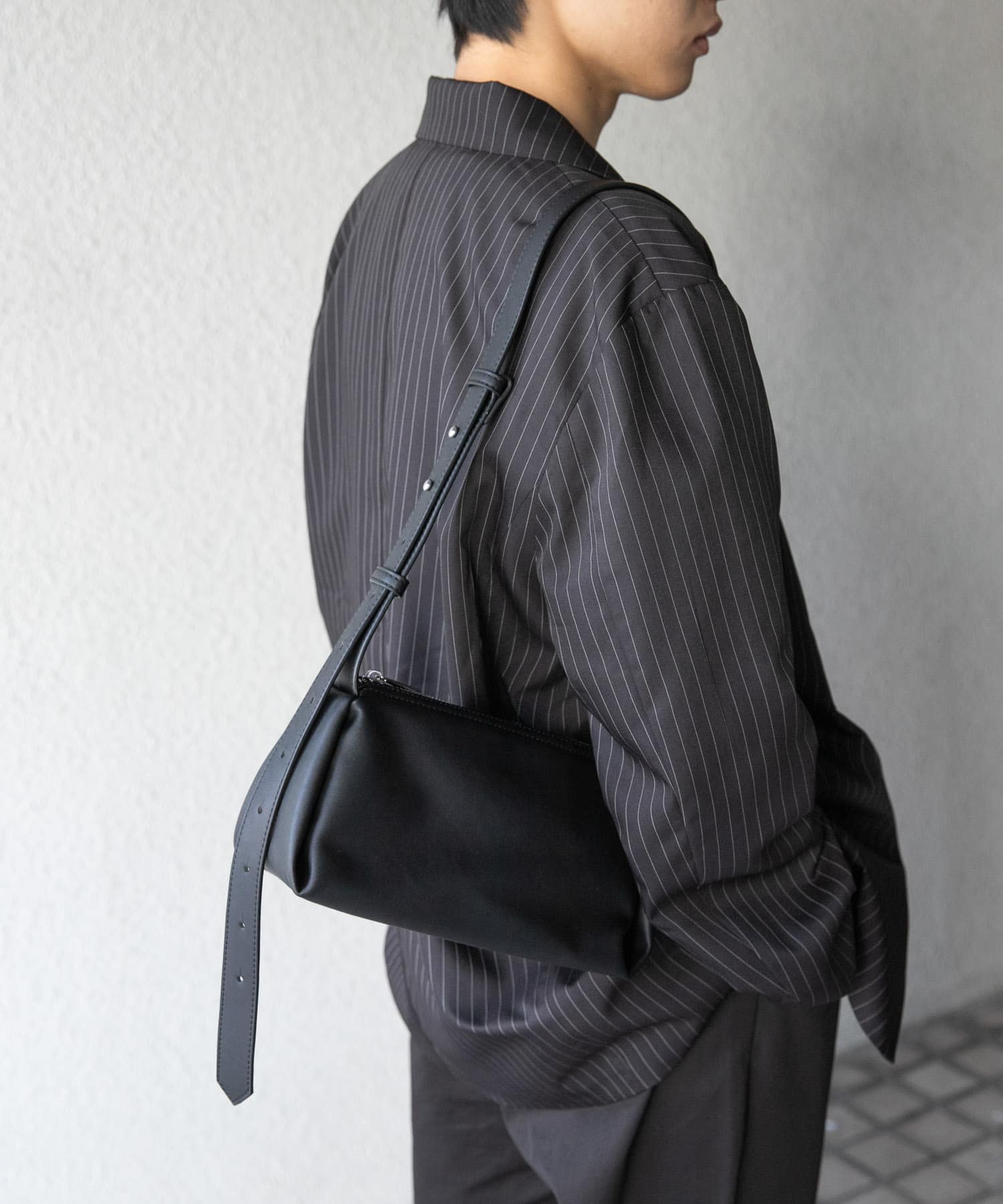 FLジップショルダーバッグ BLACK one