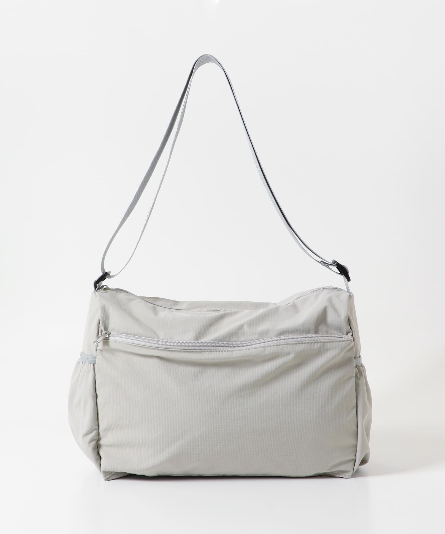 ナイロンショルダーバッグ