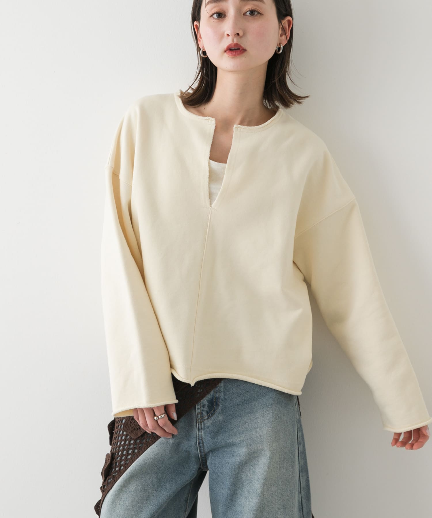 OFF WHITE