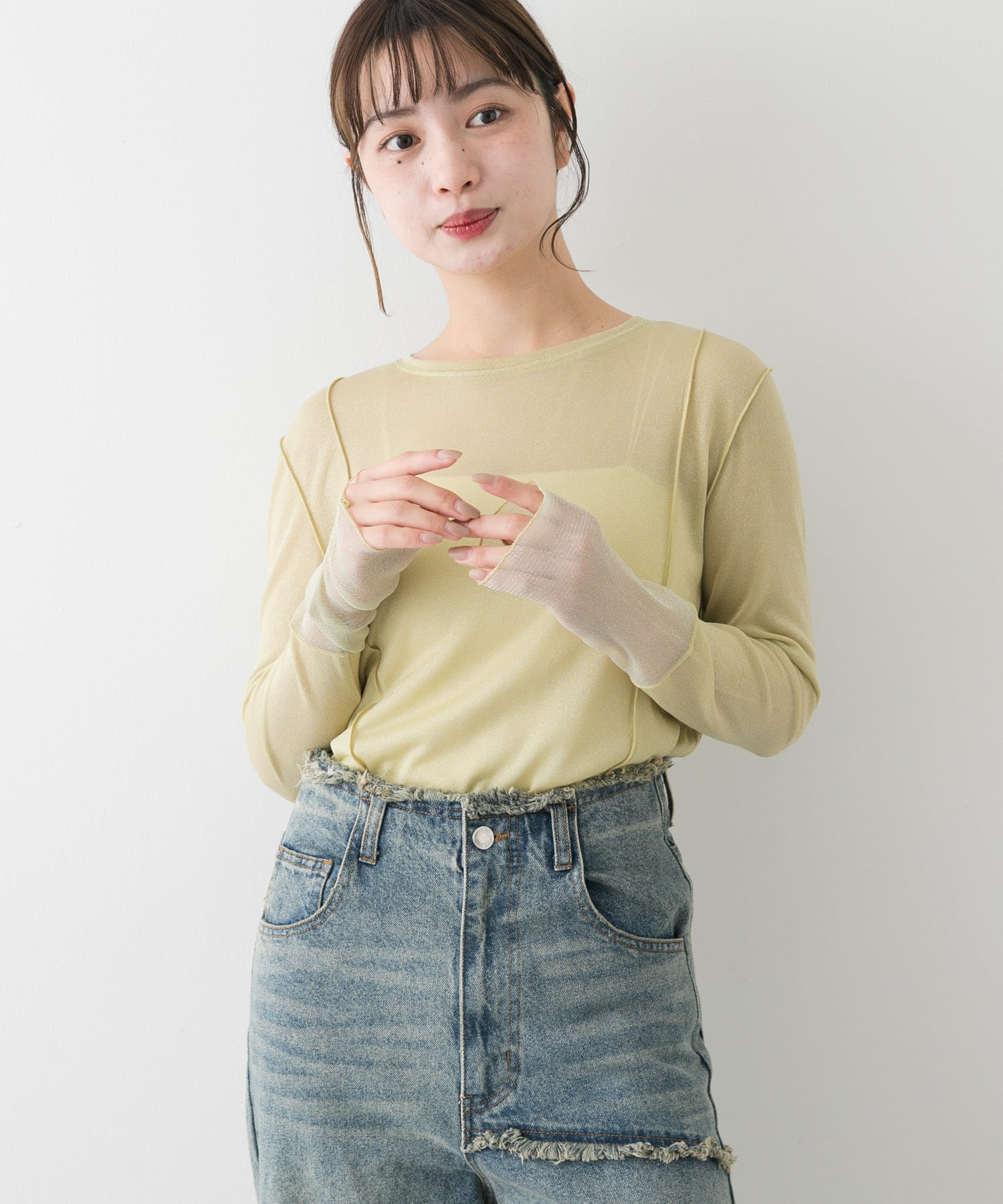 YELLOW