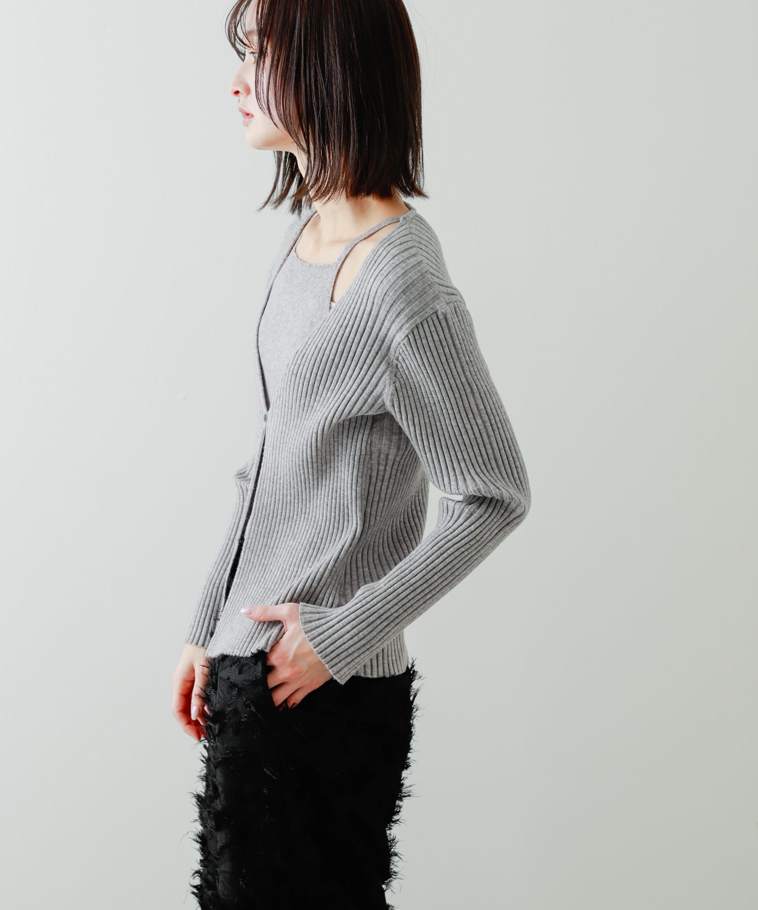 GRAY
