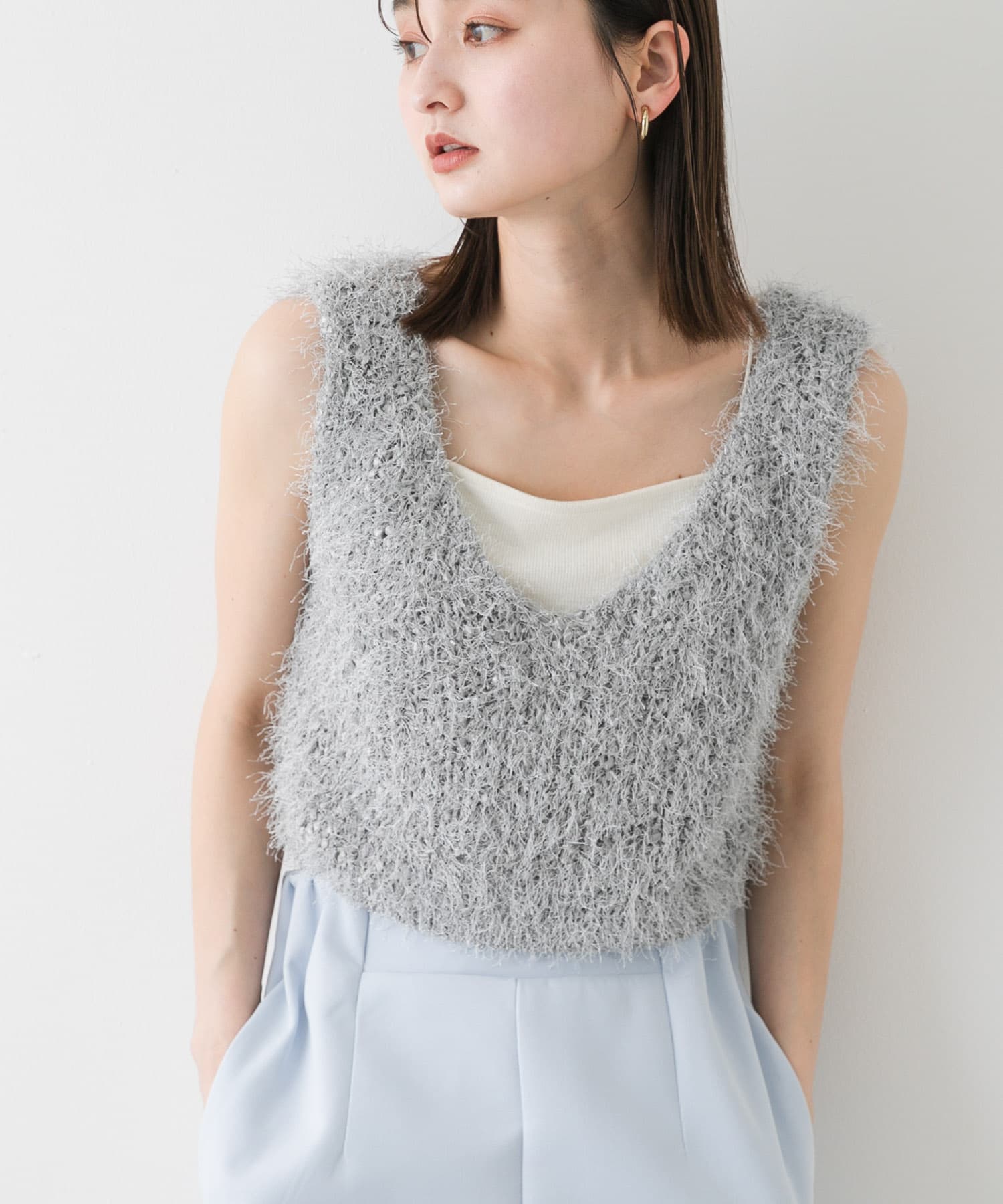 GRAY