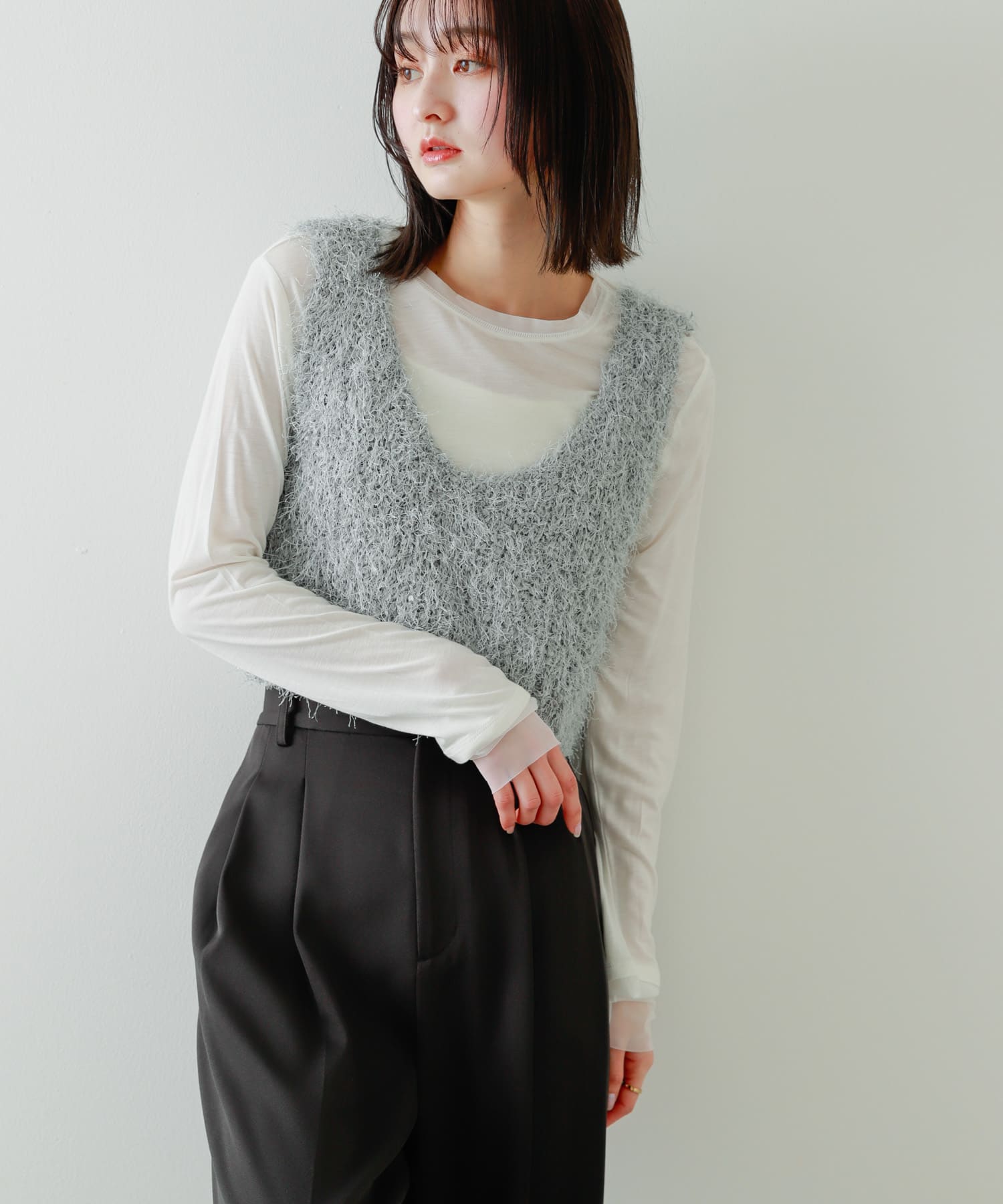 GRAY
