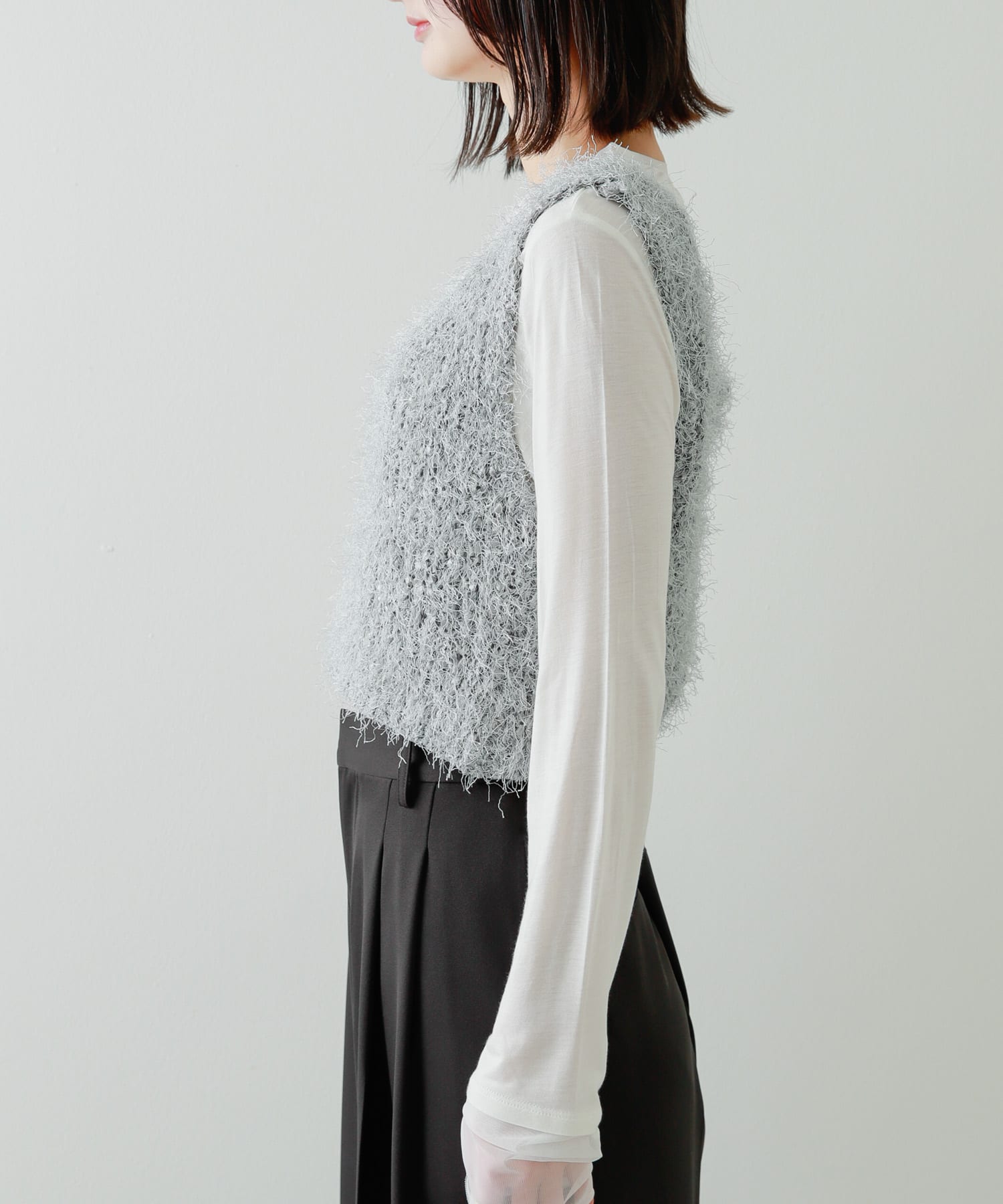 GRAY