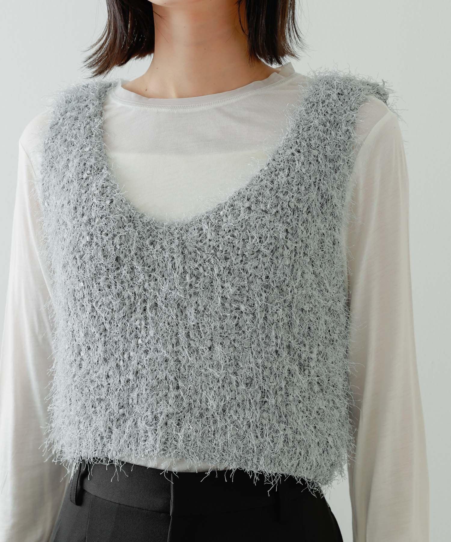 GRAY