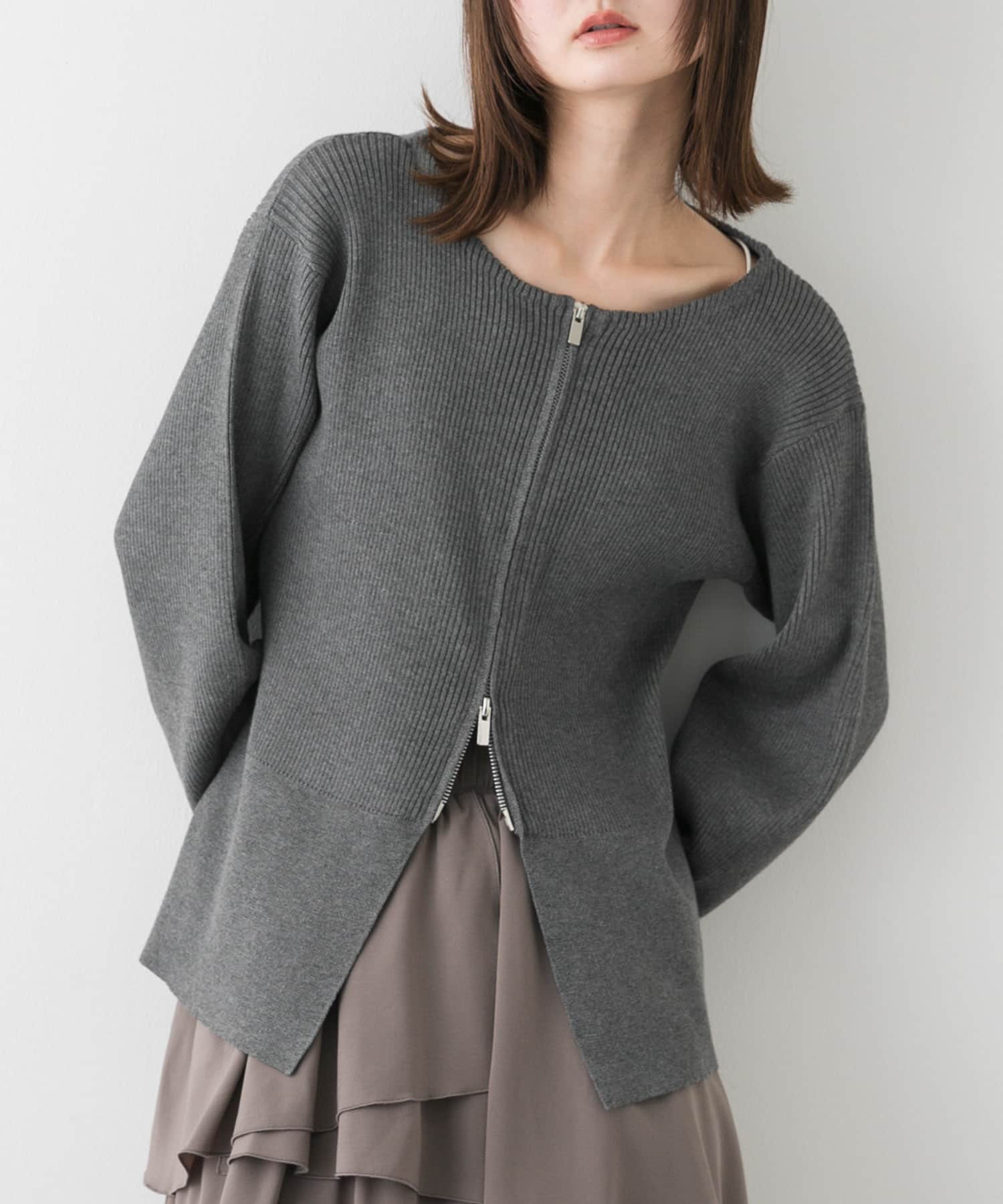 GRAY