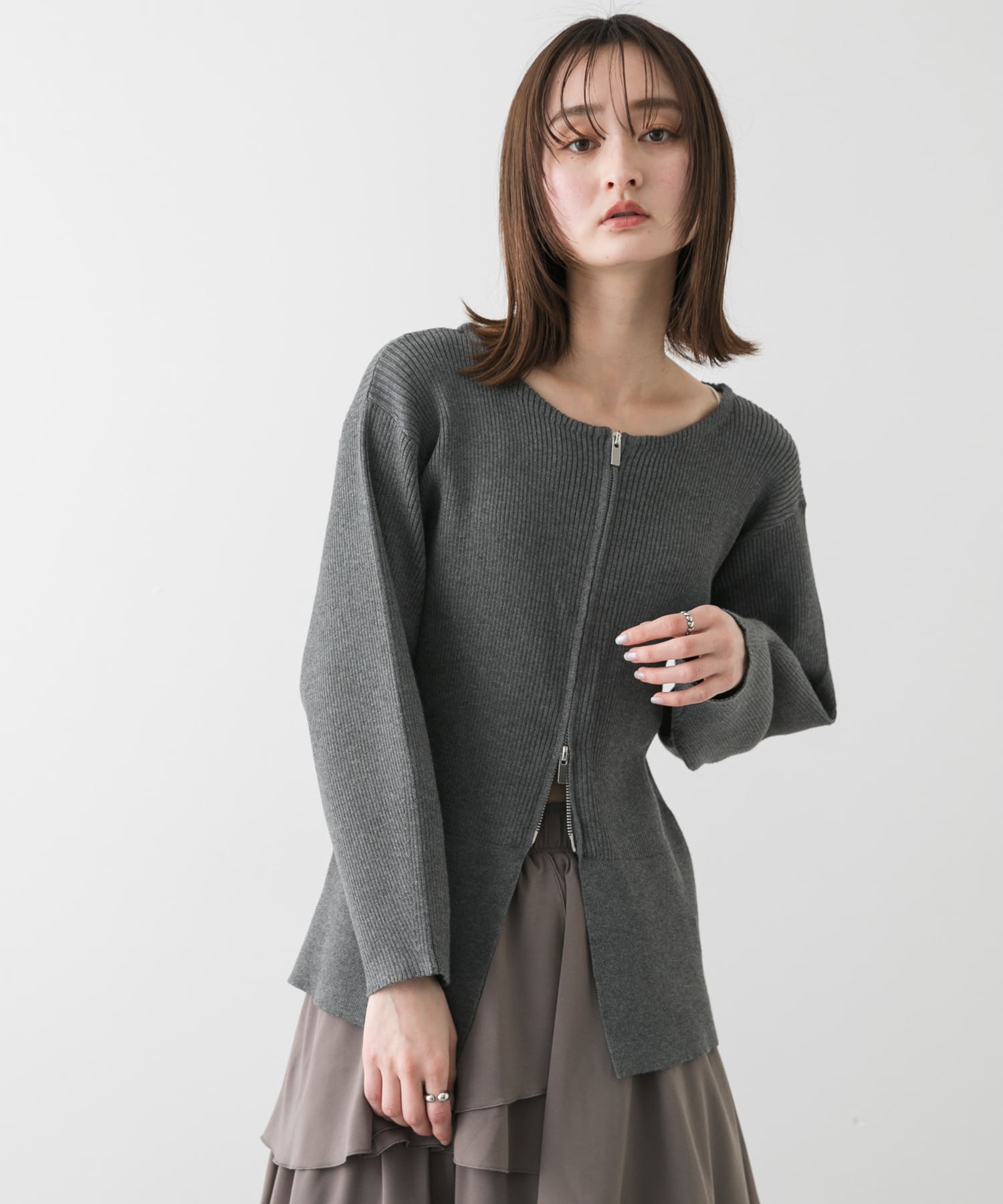 GRAY