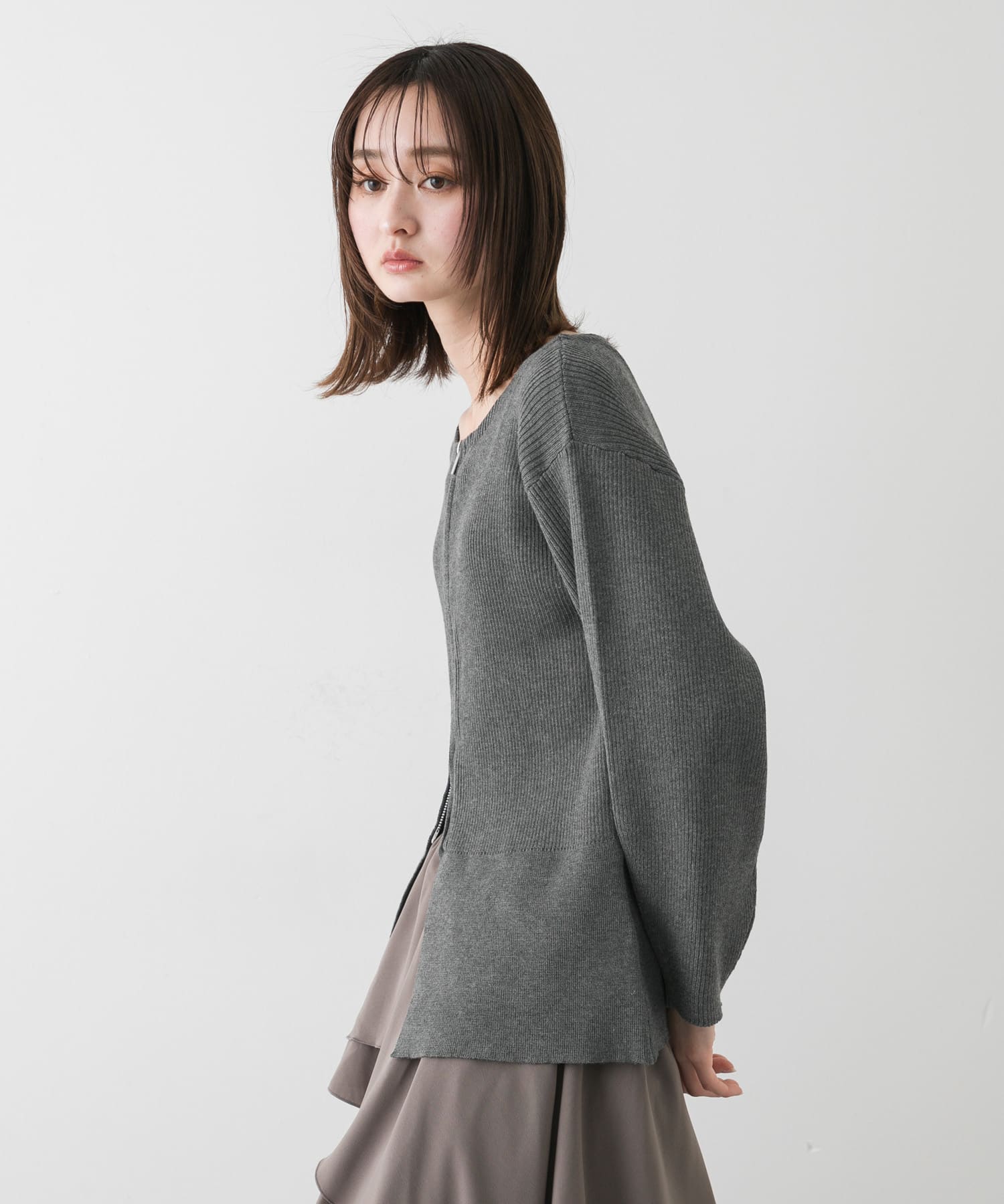 GRAY