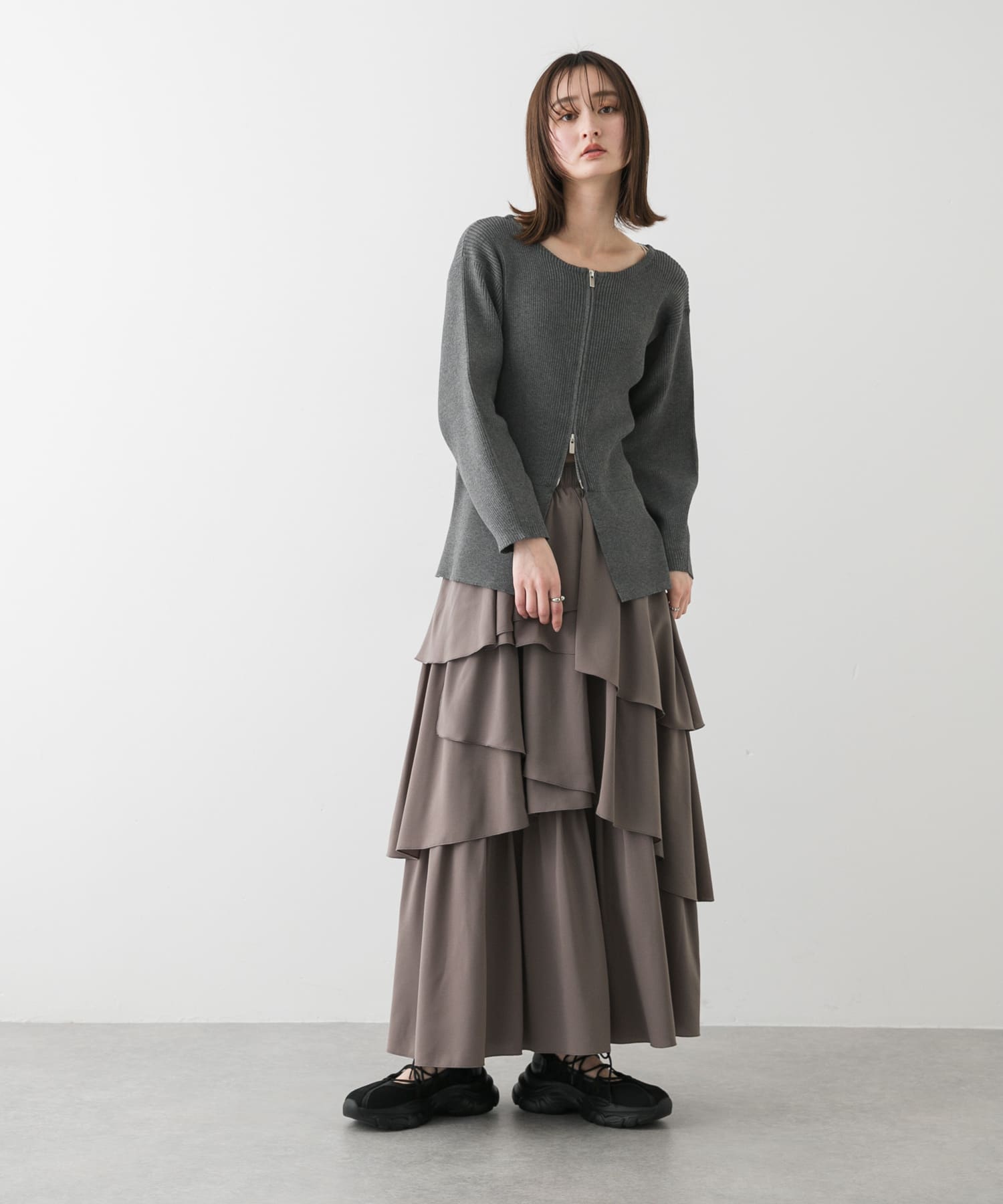 GRAY