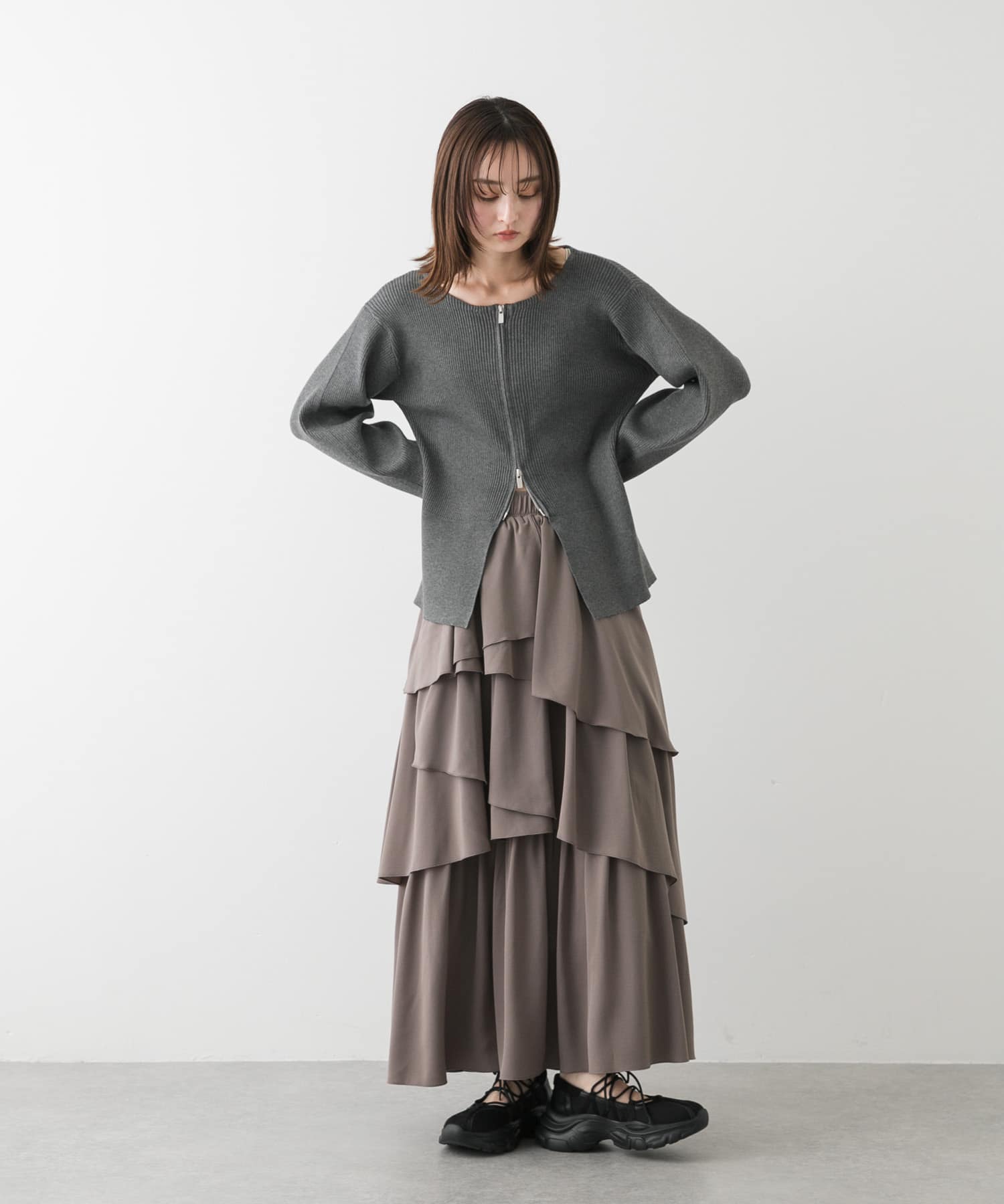 GRAY