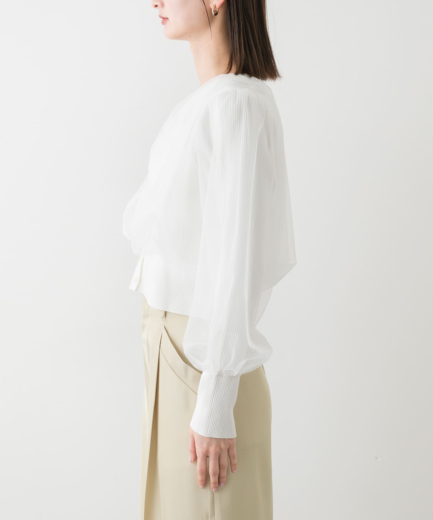 OFF WHITE
