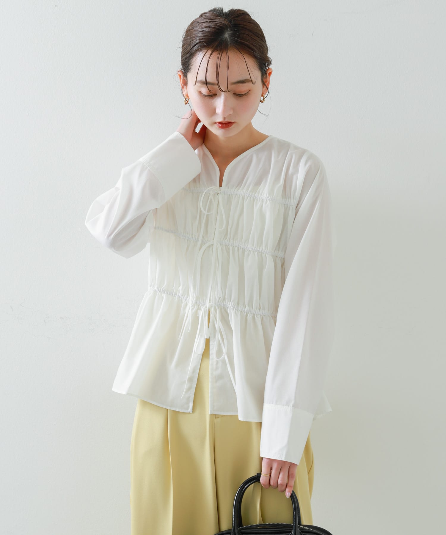 OFF WHITE