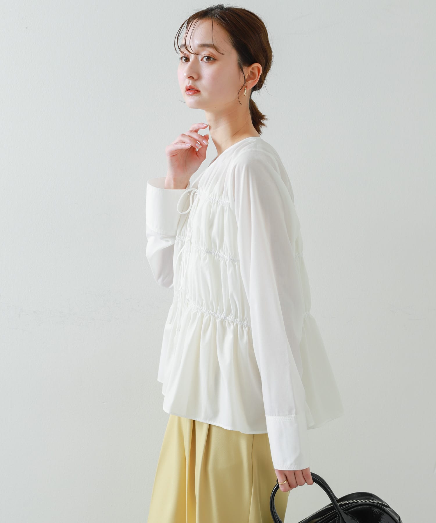 OFF WHITE