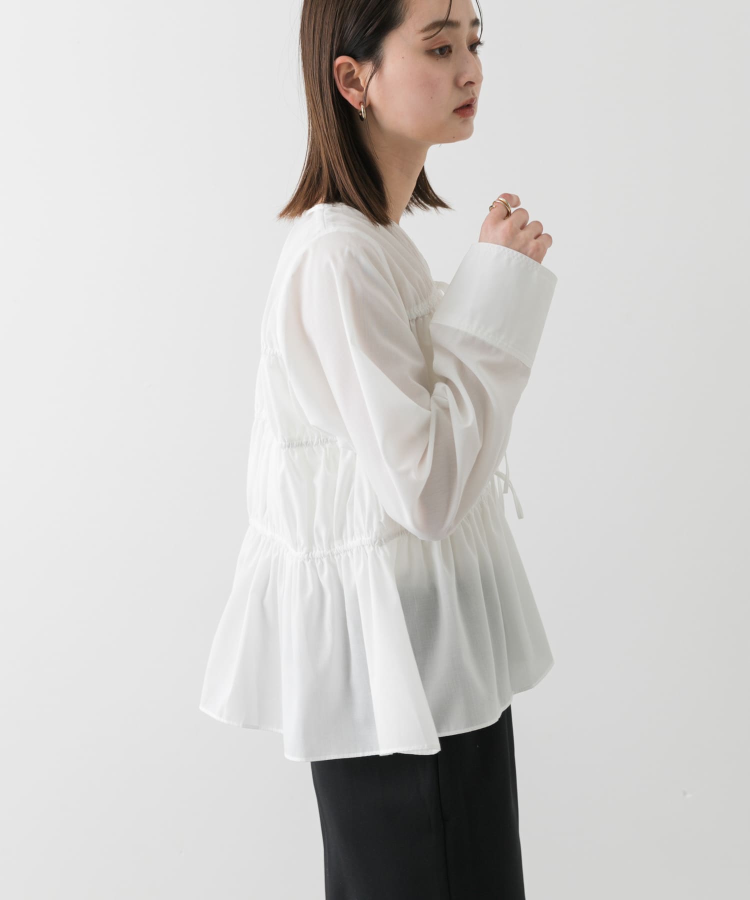 OFF WHITE