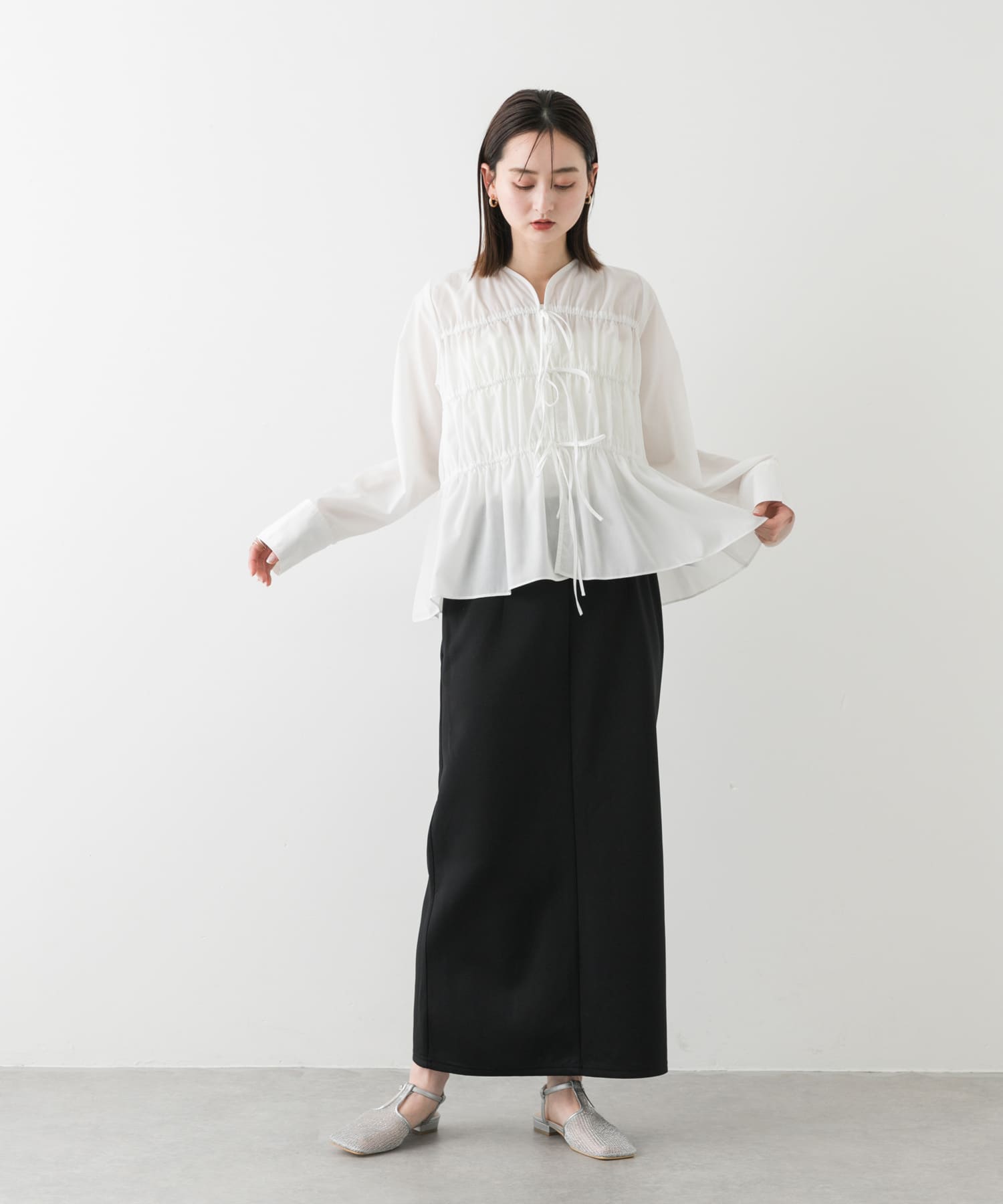 OFF WHITE