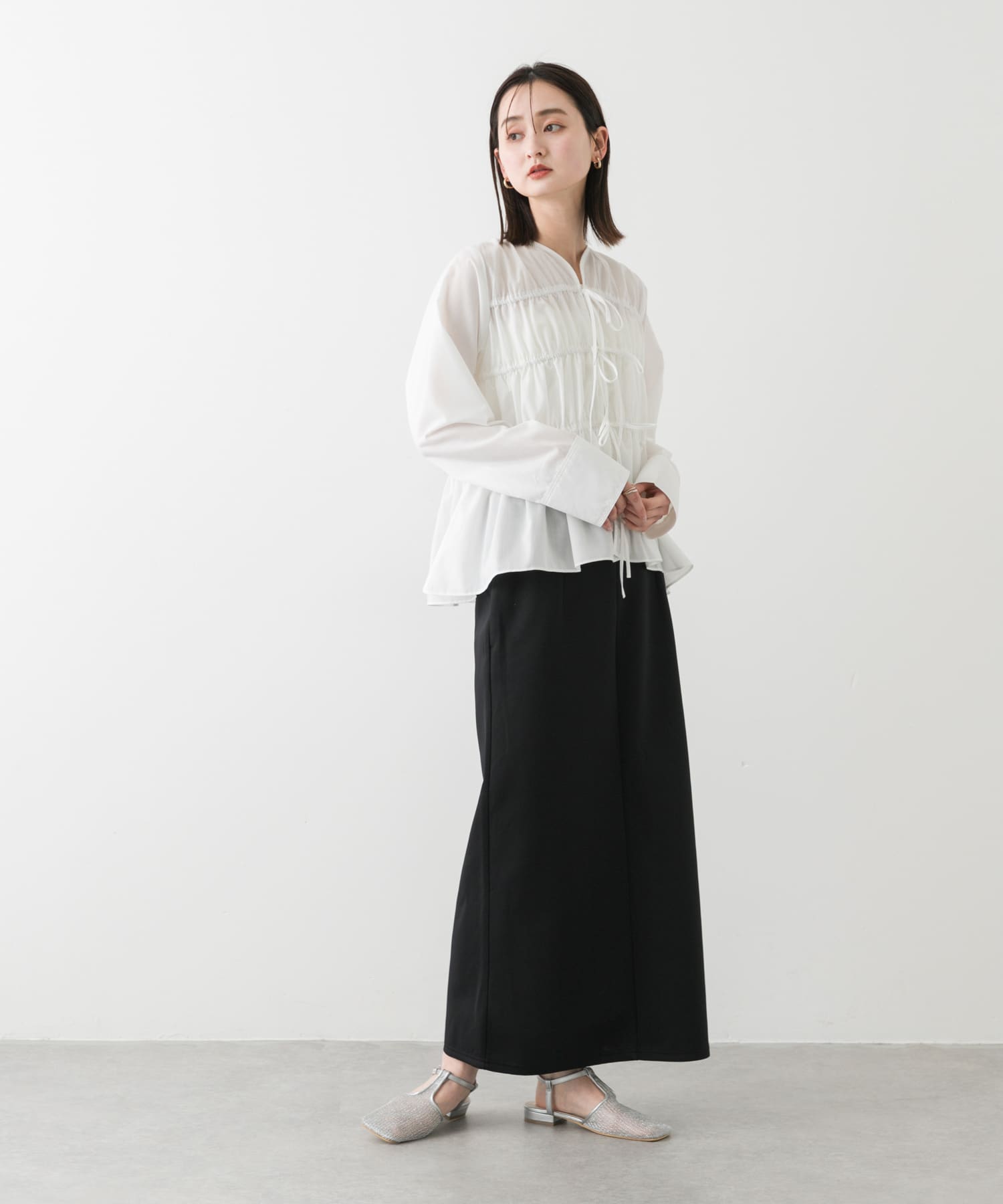 OFF WHITE