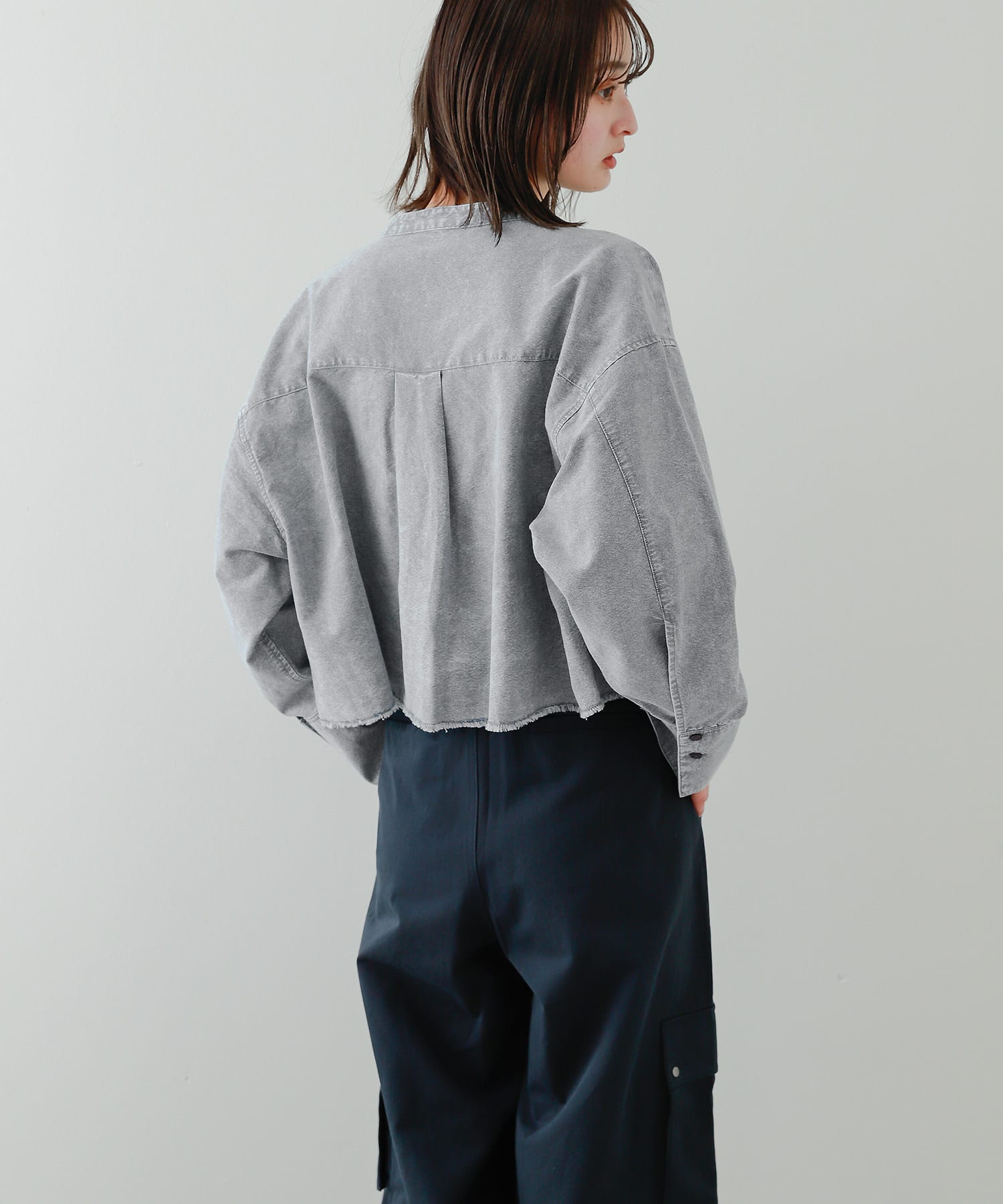 GRAY