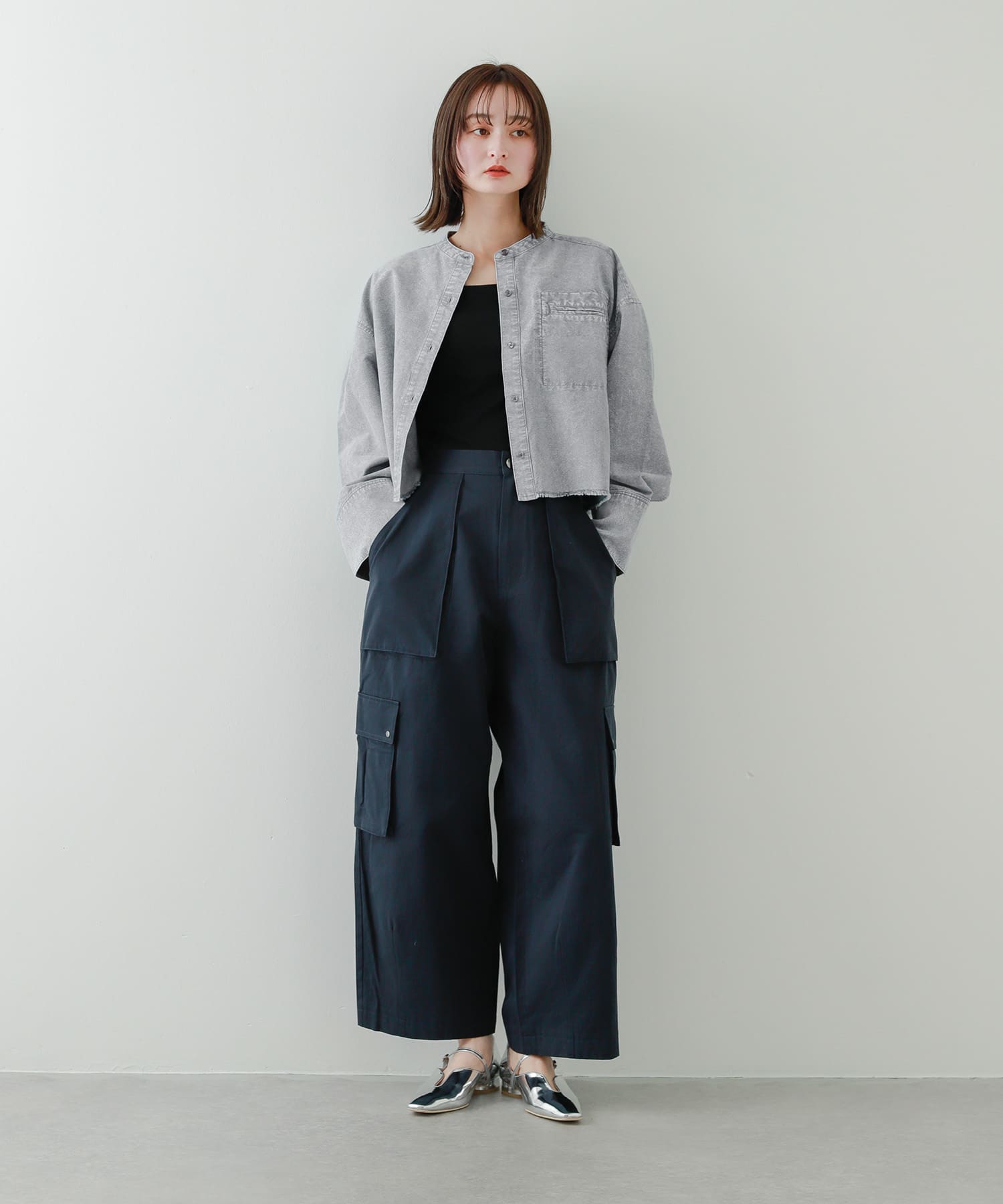 GRAY