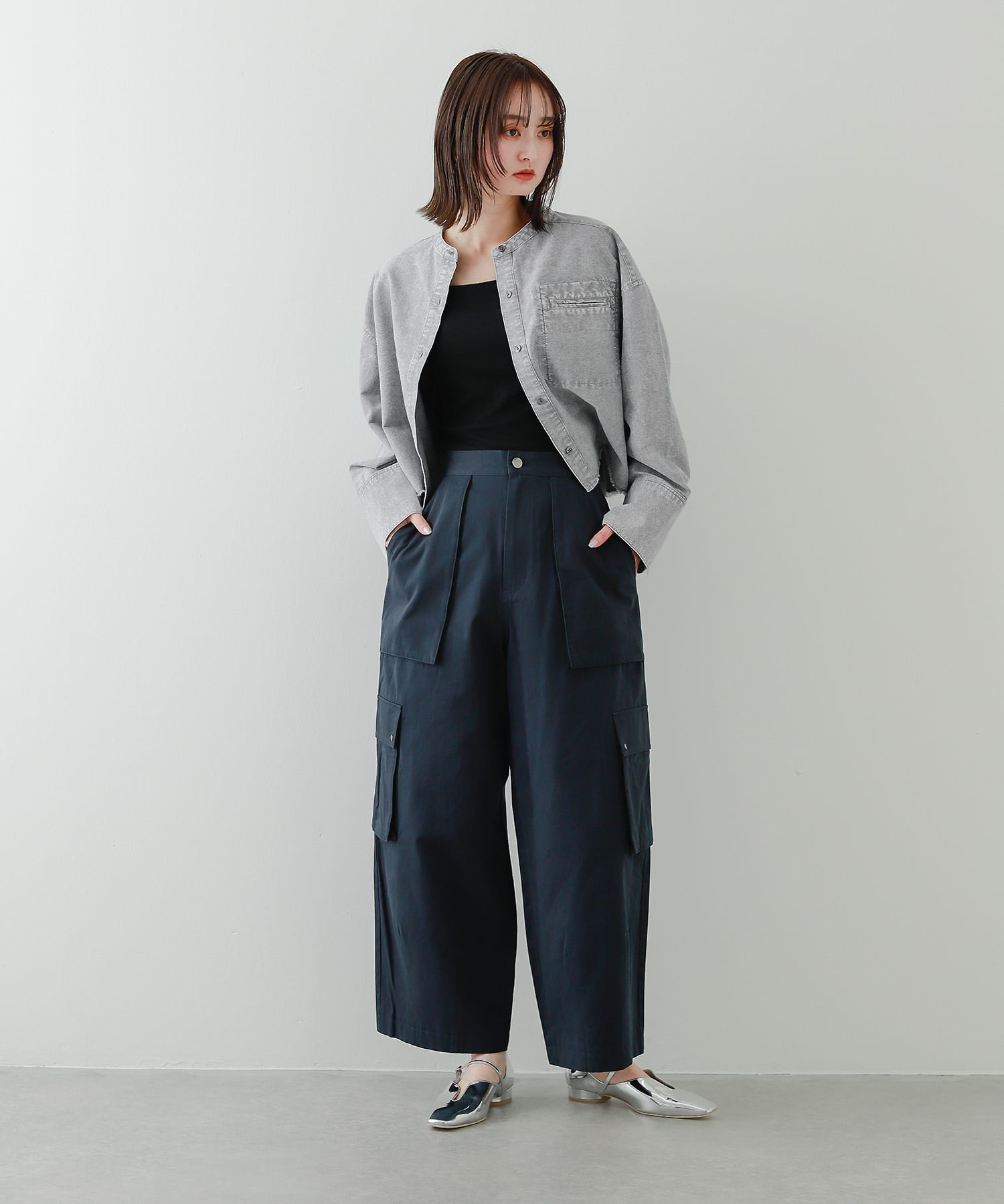 GRAY