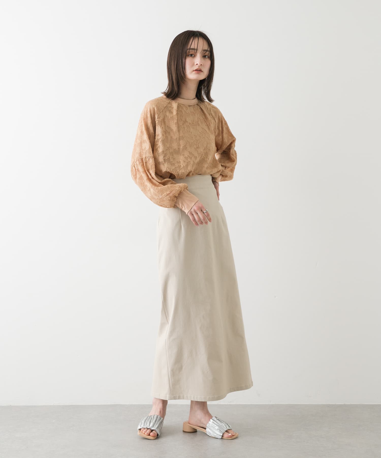 BEIGE