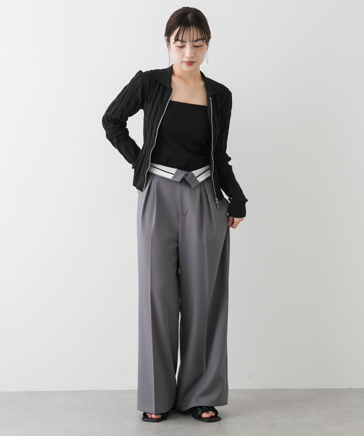 GRAY