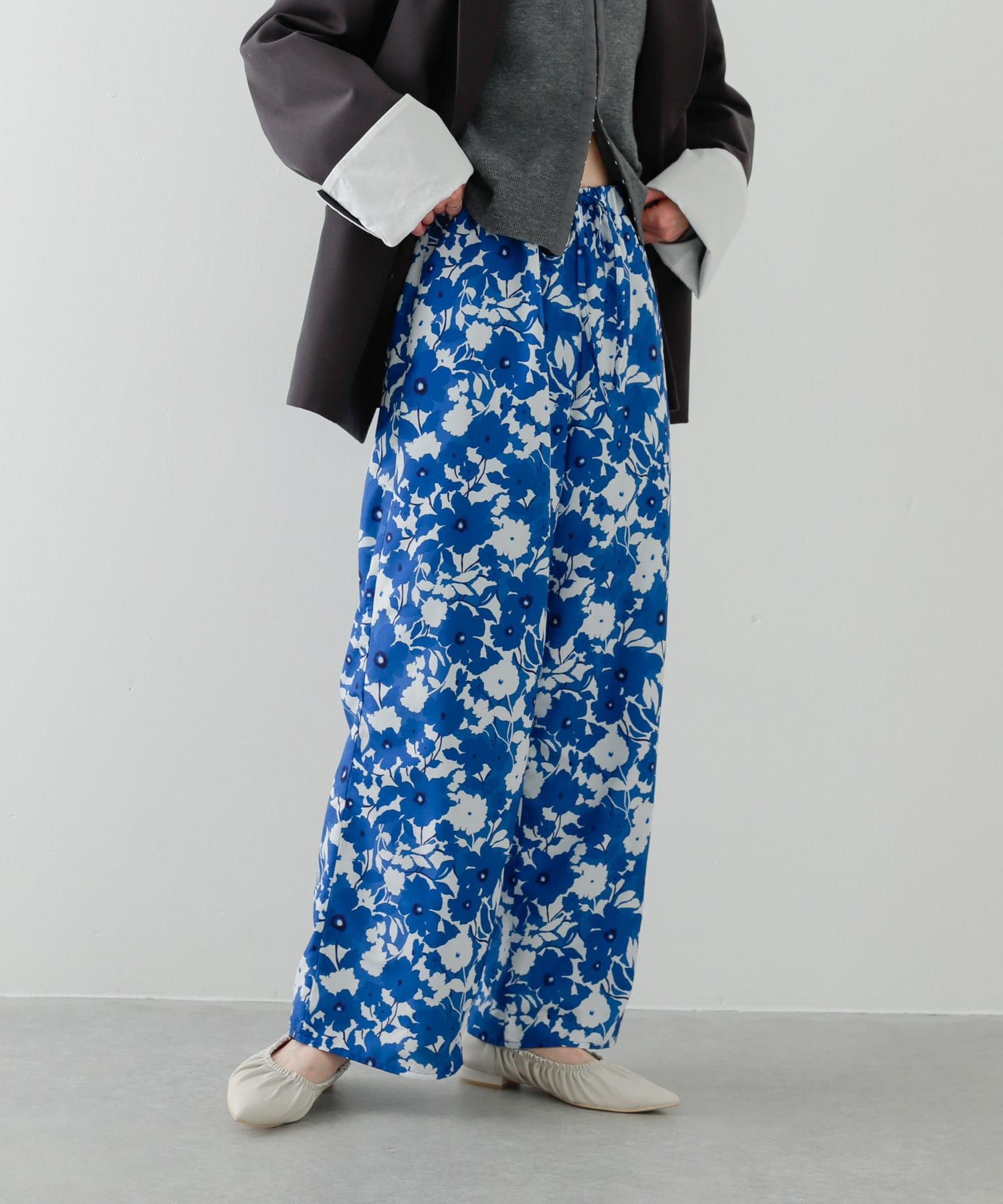 フラワーパターンパンツ