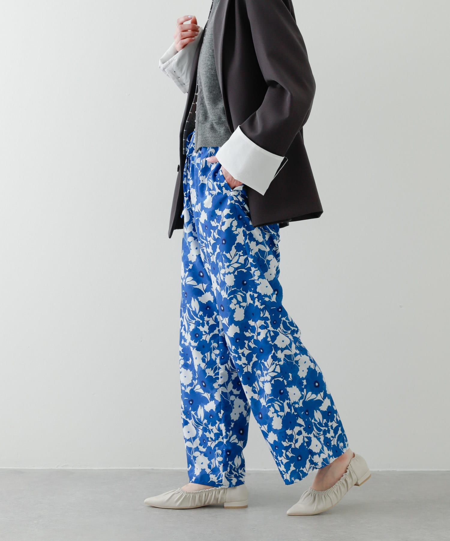 BLU×WHT