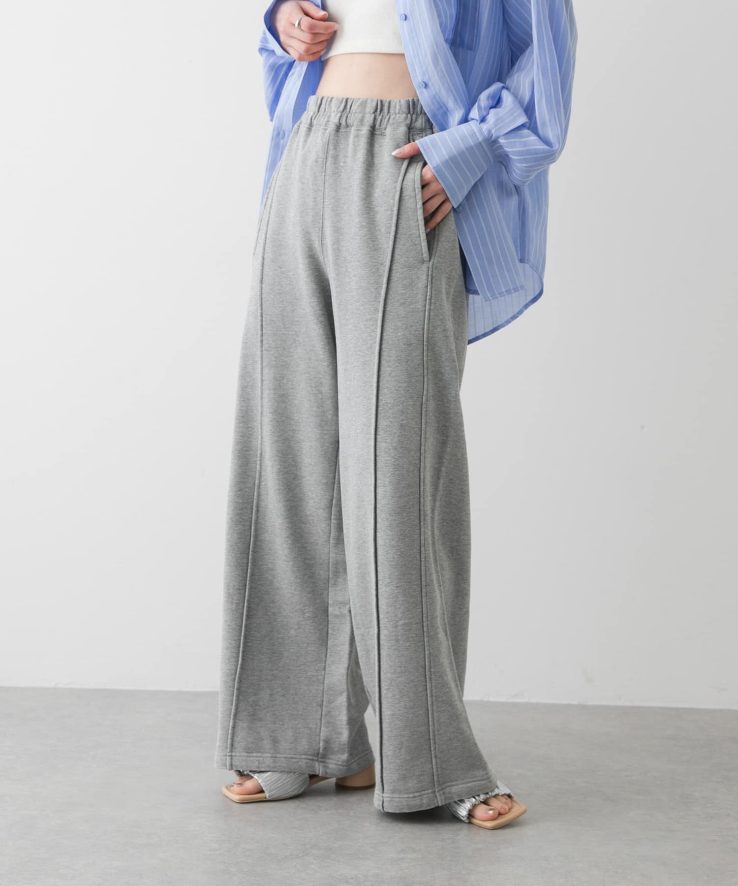 GRAY