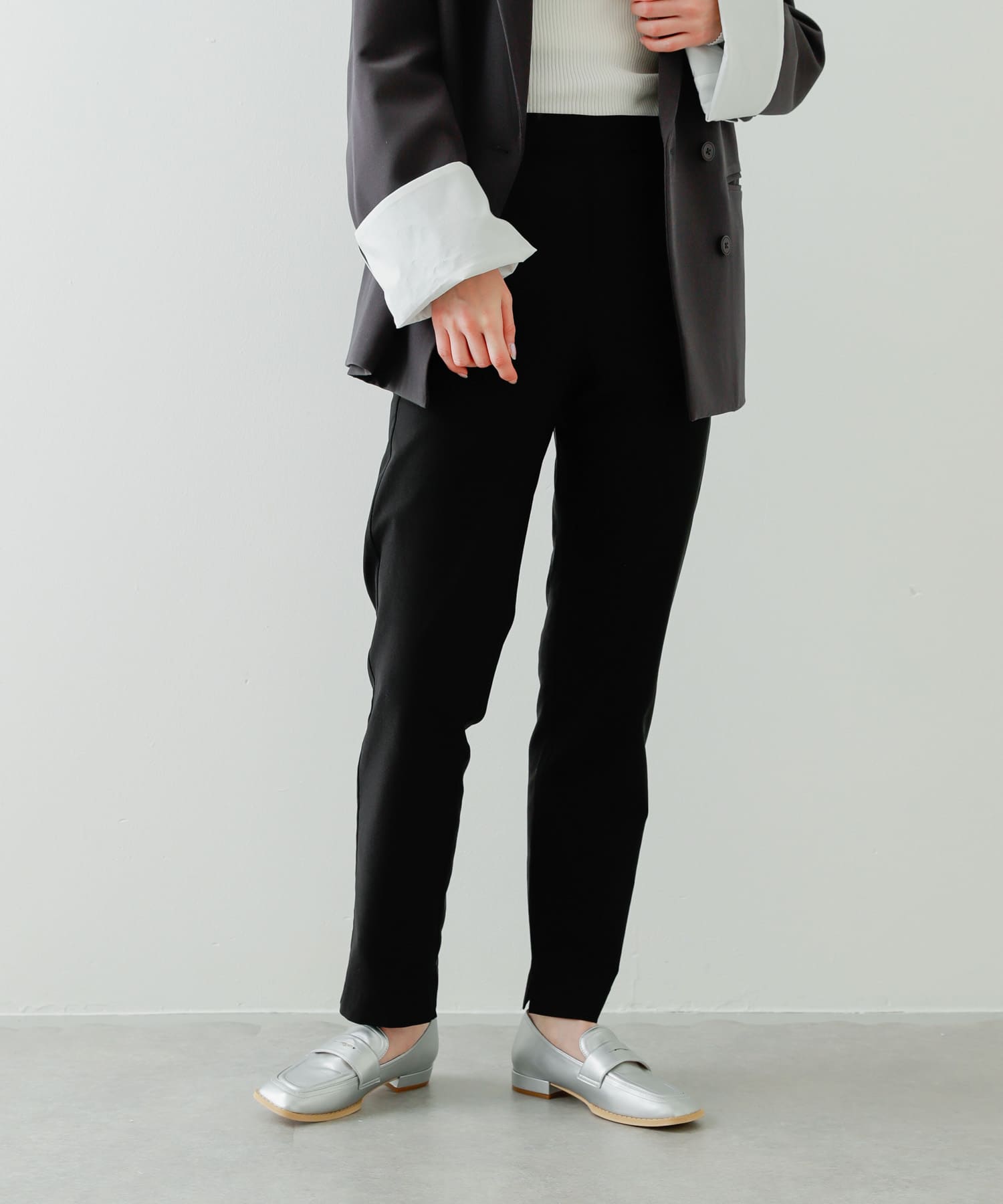 ストレッチテーパードイージーパンツ