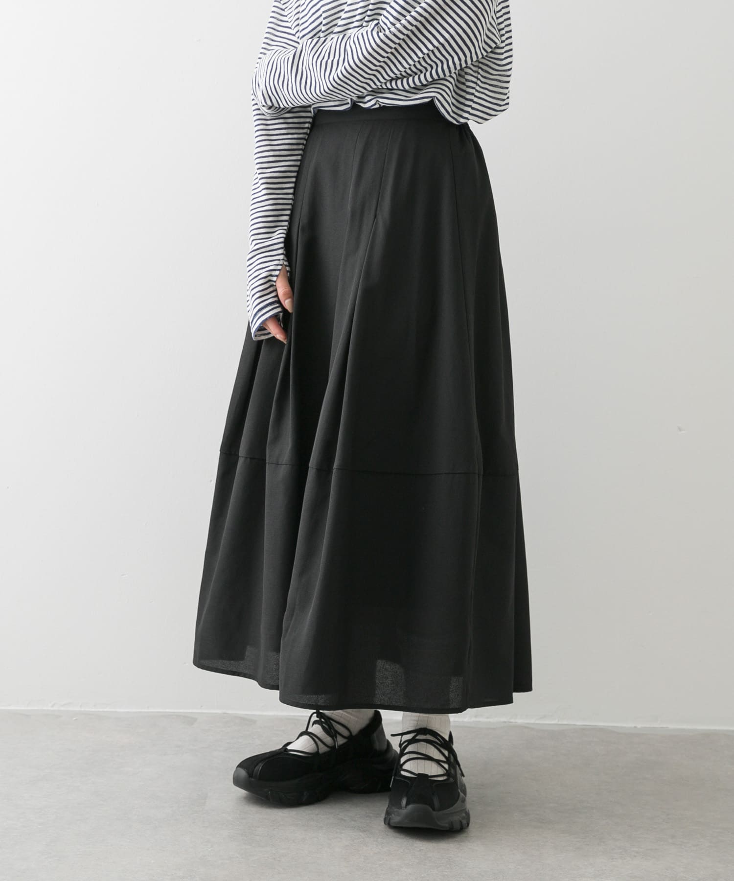 タックボリュームコクーンスカート